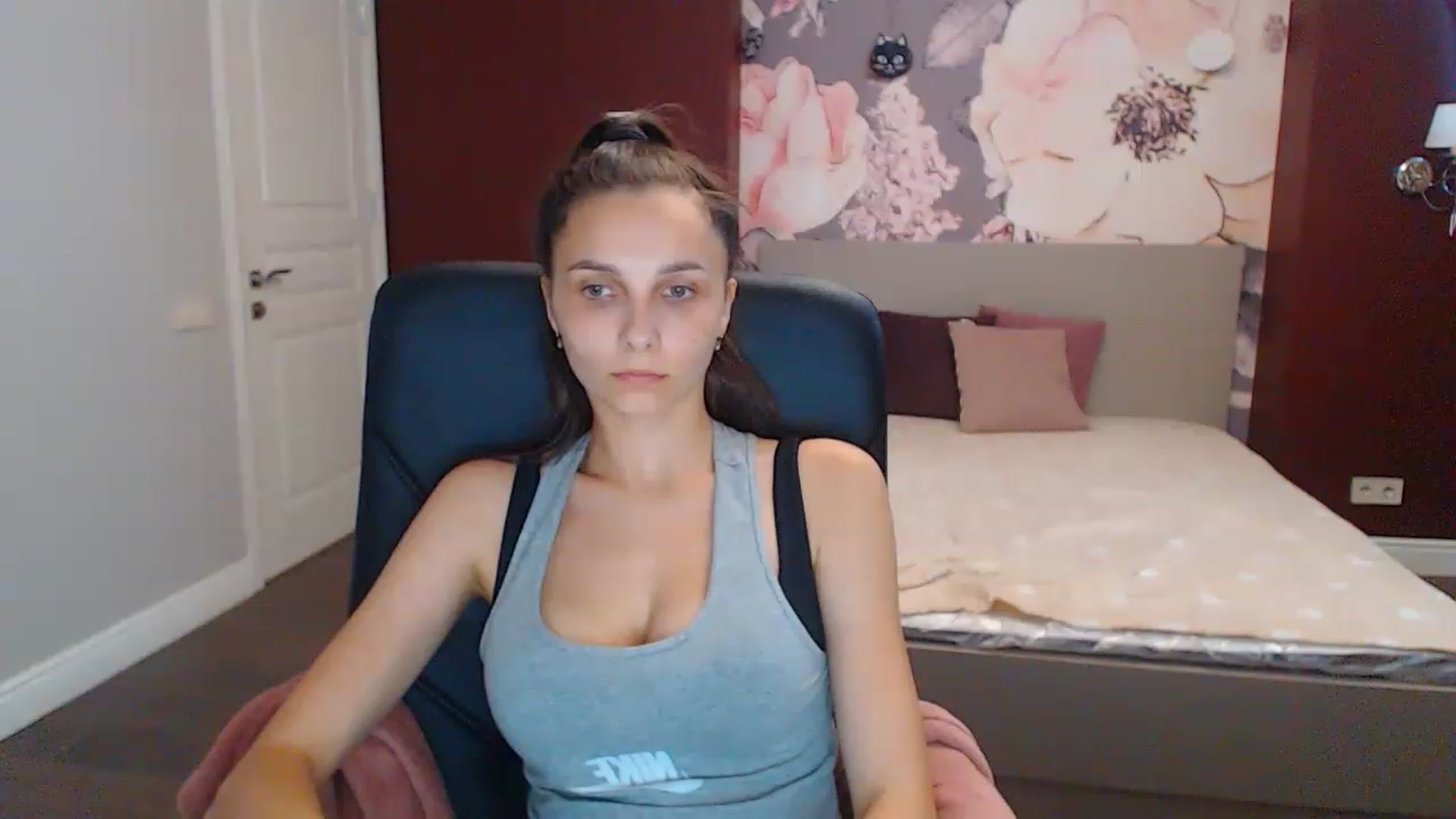 Gallery image thumbnail from Karina_Mils's myfreecams stream on, 07/25/2023, 11:16 image 5 of 20