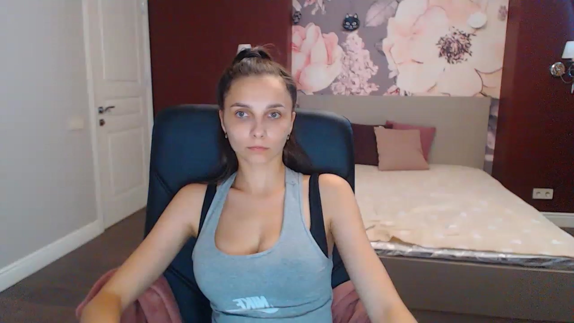 Gallery image thumbnail from Karina_Mils's myfreecams stream on, 07/25/2023, 11:16 image 7 of 20