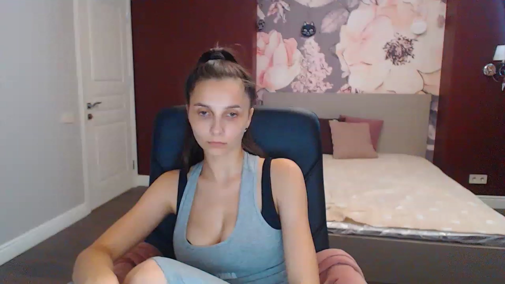 Gallery image thumbnail from Karina_Mils's myfreecams stream on, 07/25/2023, 11:16 image 20 of 20