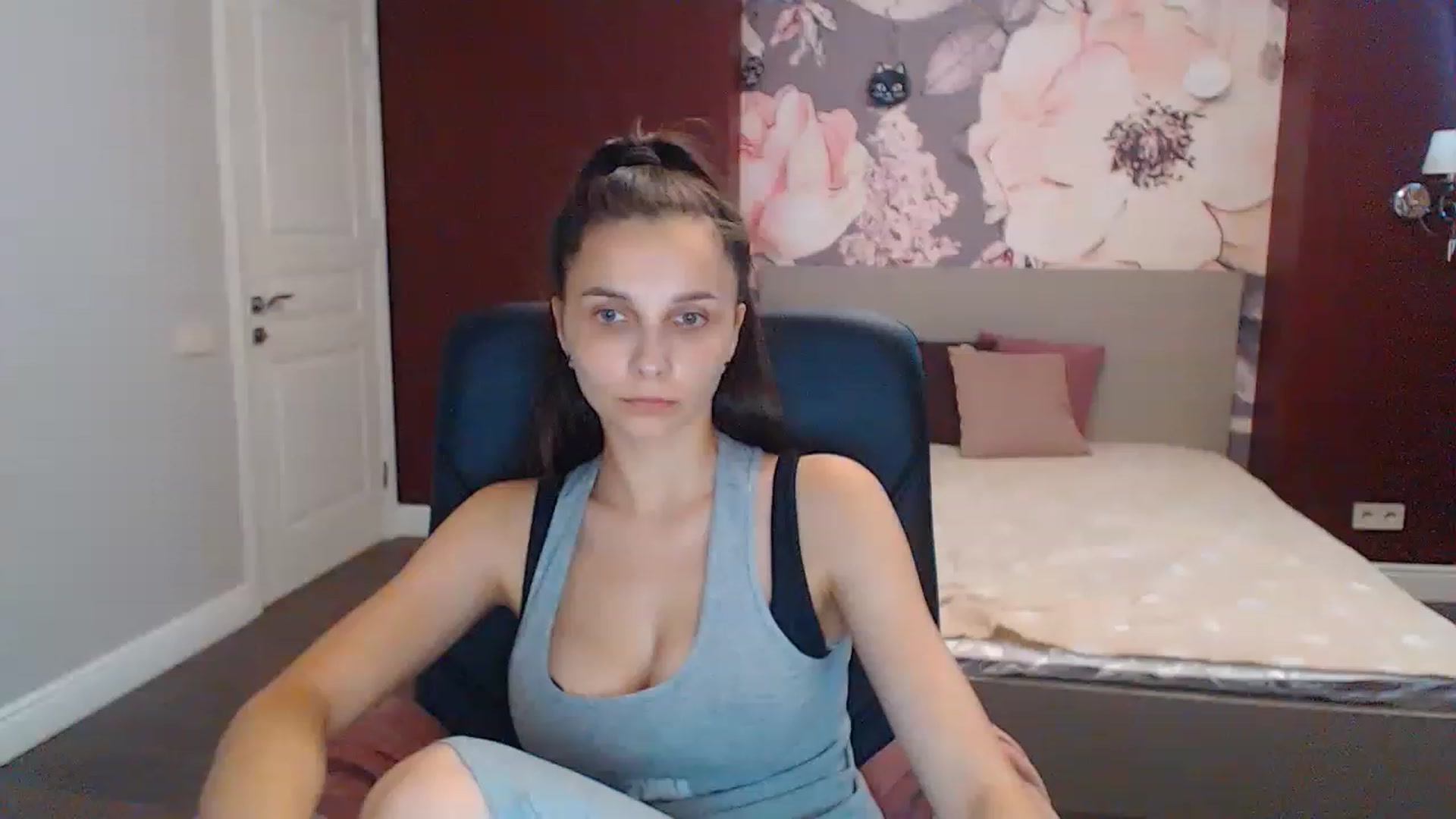 Gallery image thumbnail from Karina_Mils's myfreecams stream on, 07/25/2023, 11:16 image 18 of 20