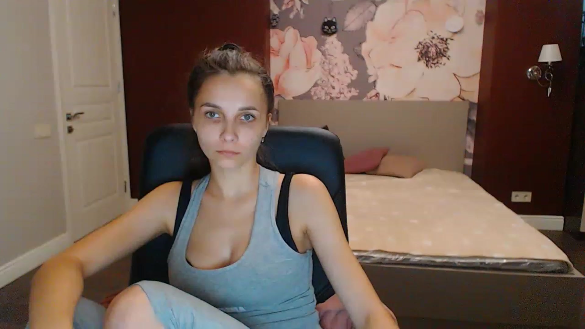 Gallery image thumbnail from Karina_Mils's myfreecams stream on, 07/28/2023, 16:52 image 19 of 20