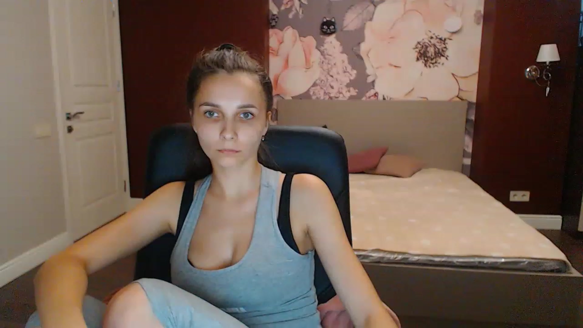 Gallery image thumbnail from Karina_Mils's myfreecams stream on, 07/28/2023, 16:52 image 18 of 20