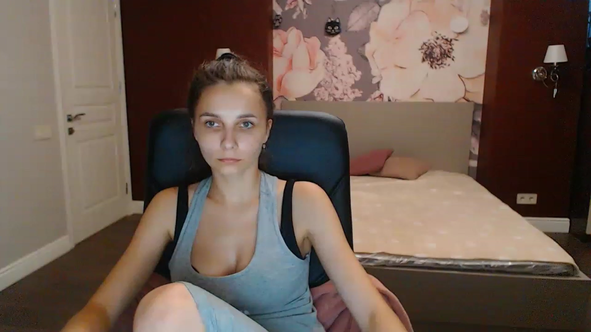 Gallery image thumbnail from Karina_Mils's myfreecams stream on, 07/28/2023, 16:52 image 12 of 20