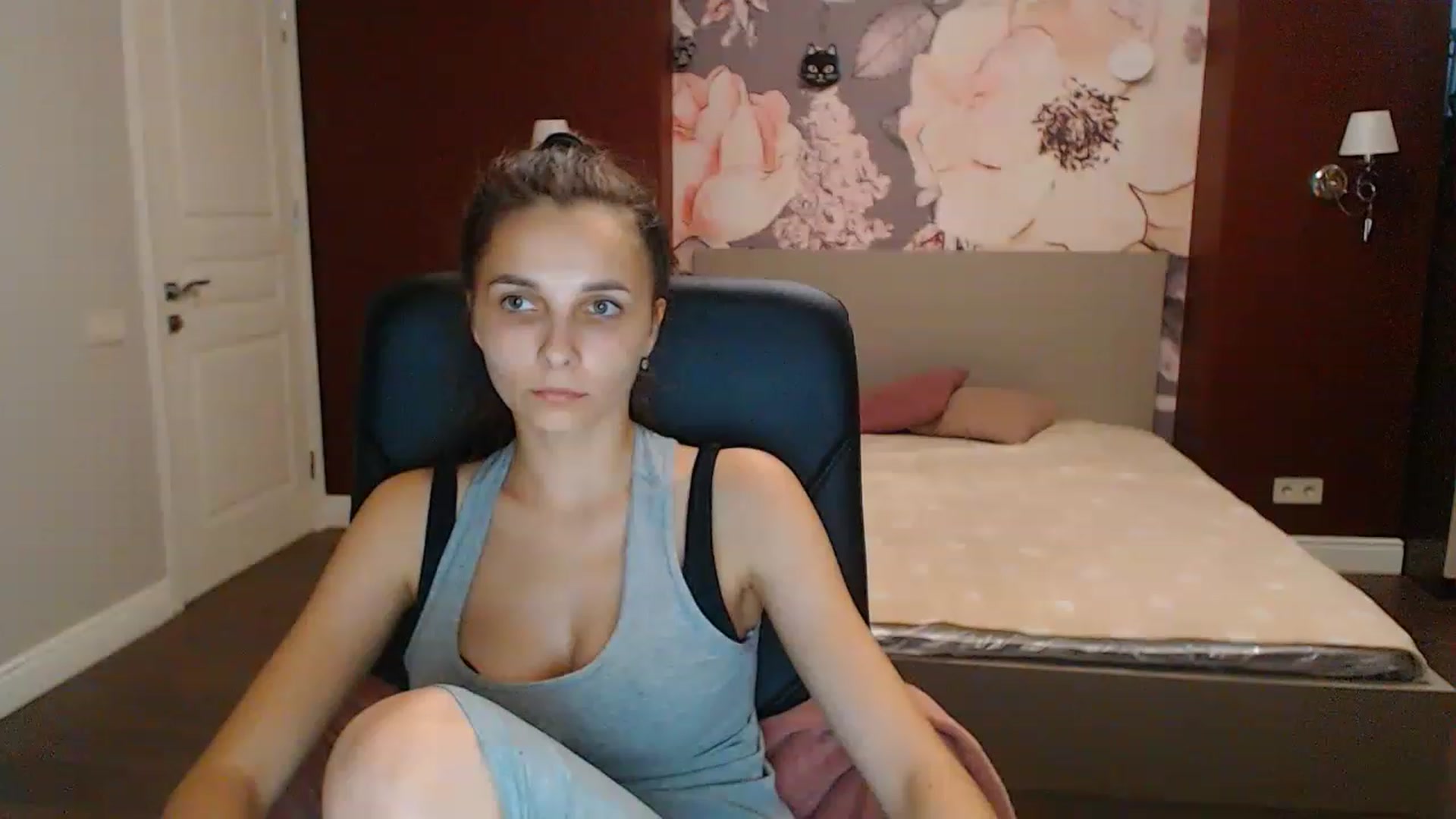 Gallery image thumbnail from Karina_Mils's myfreecams stream on, 07/28/2023, 16:52 image 9 of 20