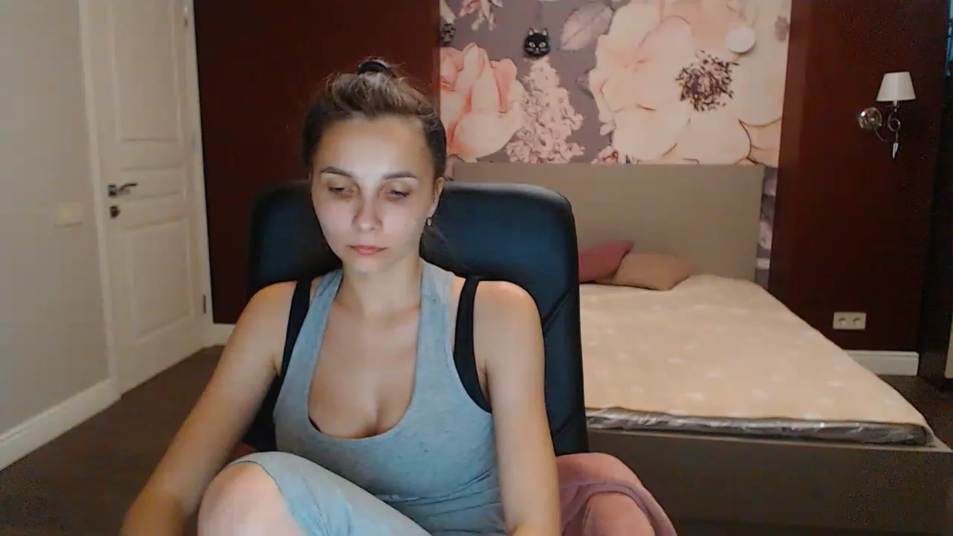 Gallery image thumbnail from Karina_Mils's myfreecams stream on, 07/28/2023, 16:52 image 15 of 20