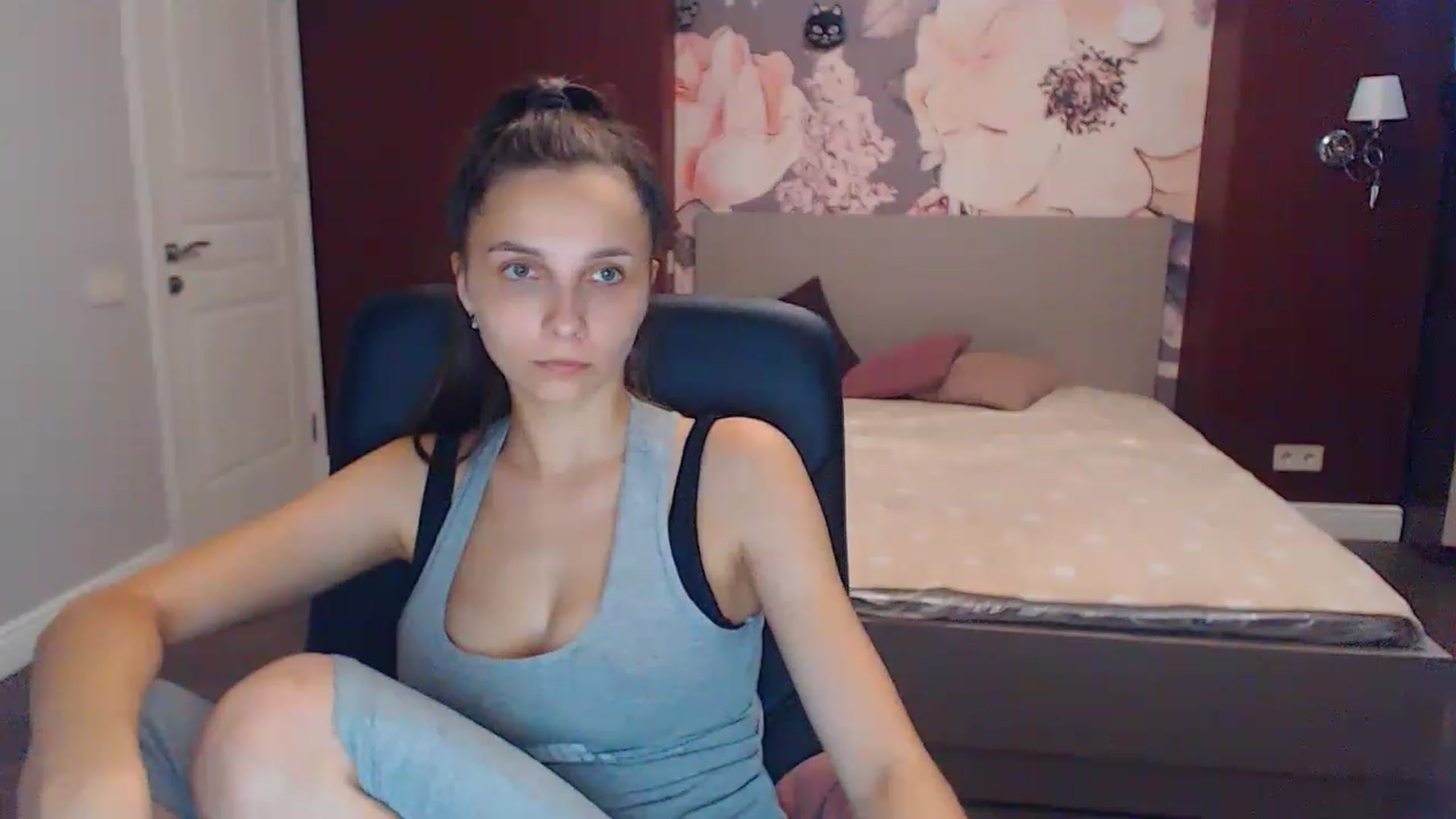 Gallery image thumbnail from Karina_Mils's myfreecams stream on, 07/29/2023, 06:50 image 17 of 20