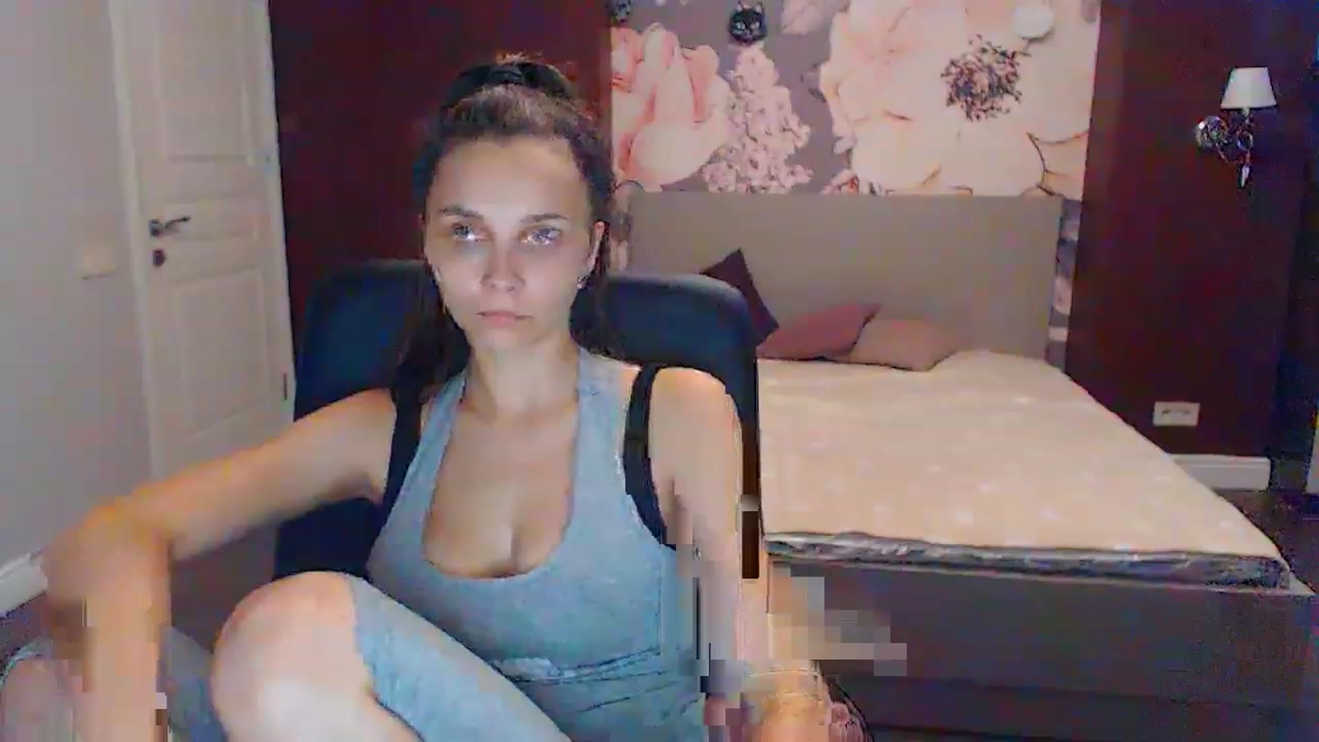 Gallery image thumbnail from Karina_Mils's myfreecams stream on, 07/29/2023, 06:50 image 16 of 20