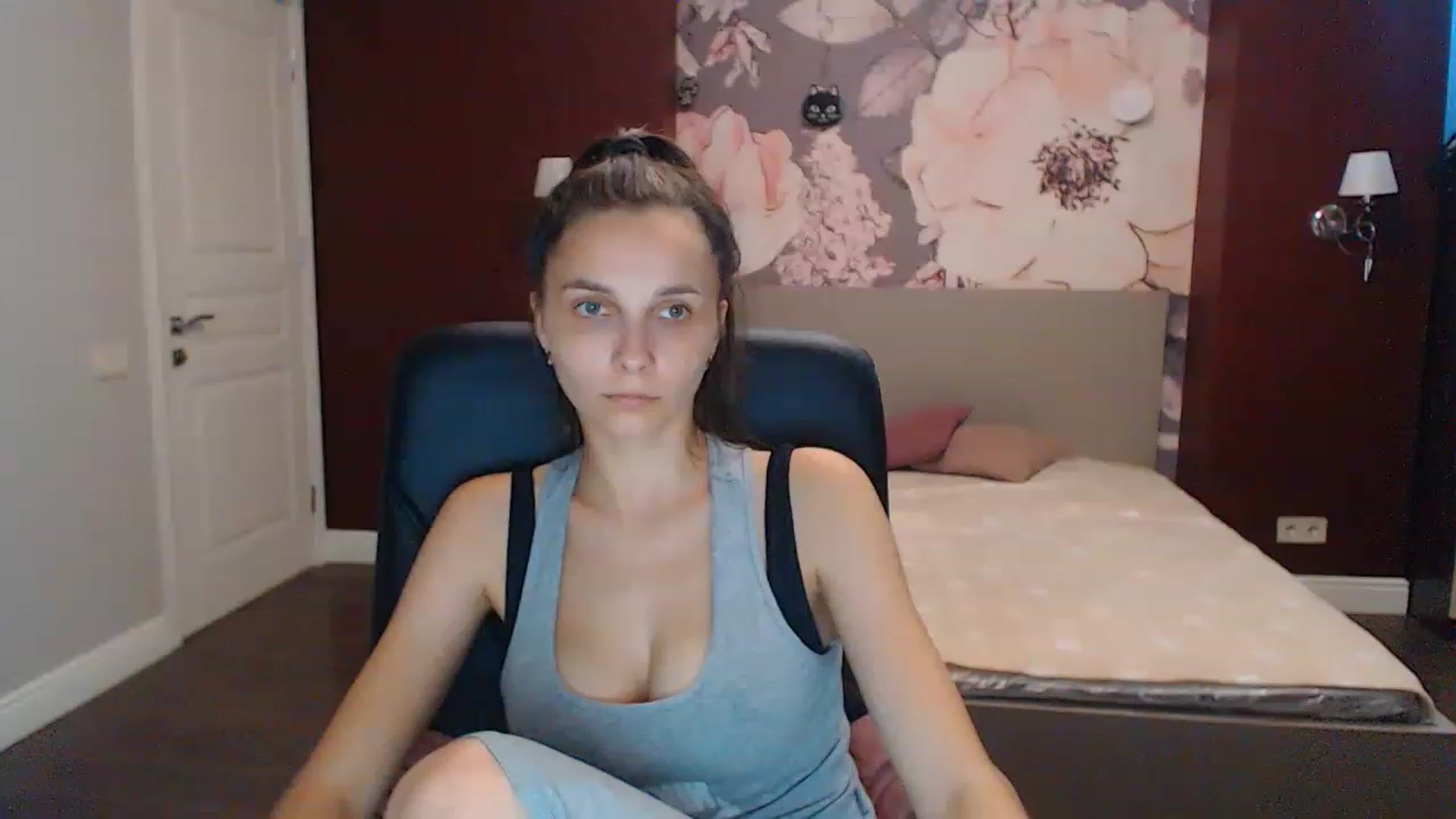 Gallery image thumbnail from Karina_Mils's myfreecams stream on, 07/29/2023, 07:26 image 2 of 20