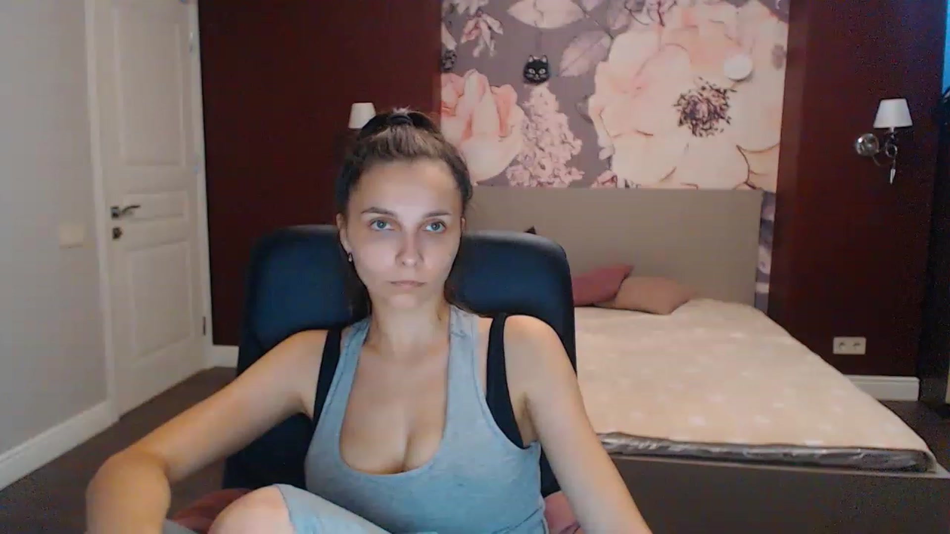 Gallery image thumbnail from Karina_Mils's myfreecams stream on, 07/29/2023, 07:26 image 4 of 20