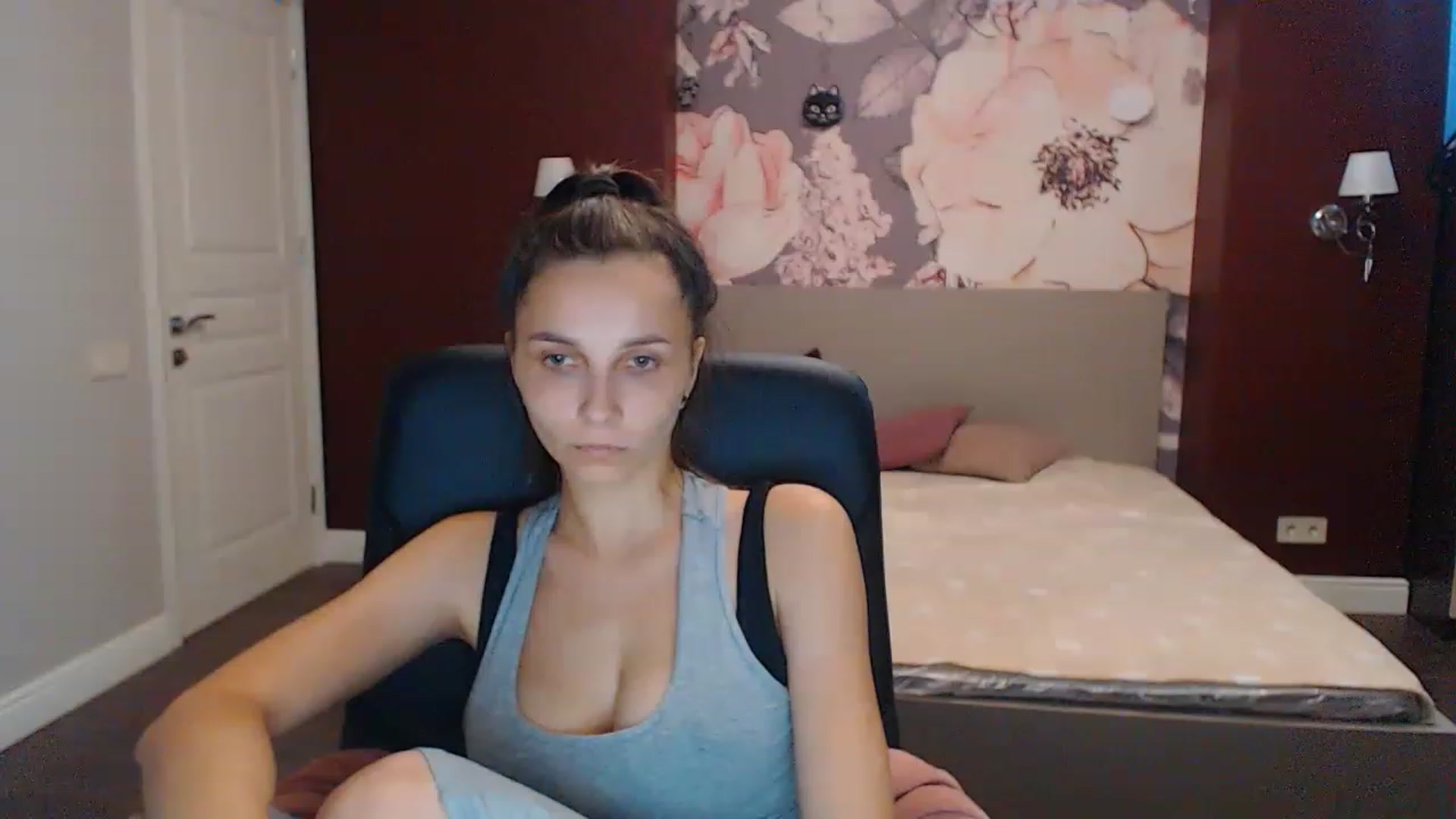 Gallery image thumbnail from Karina_Mils's myfreecams stream on, 07/29/2023, 07:26 image 7 of 20