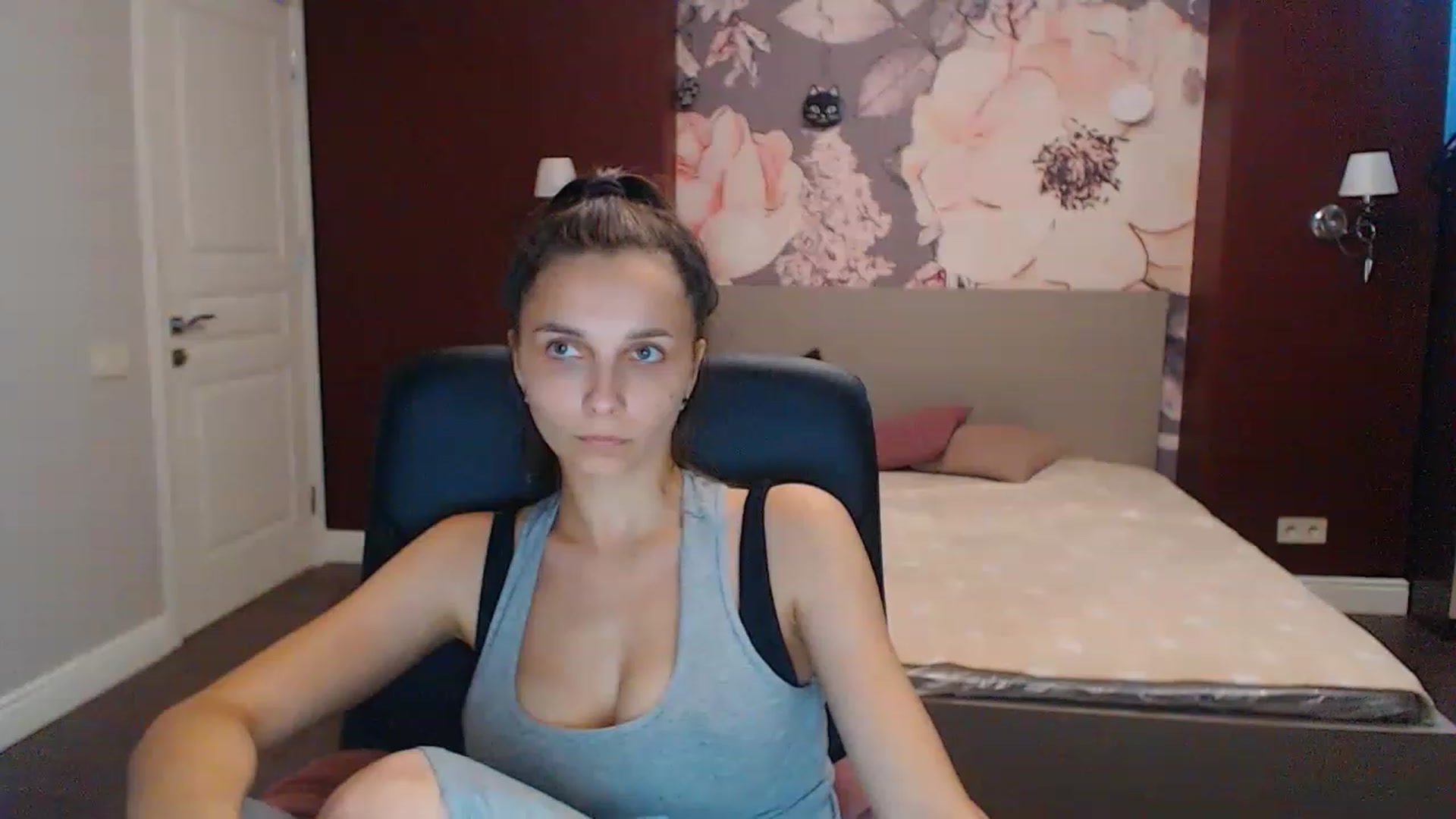 Gallery image thumbnail from Karina_Mils's myfreecams stream on, 07/29/2023, 07:26 image 6 of 20