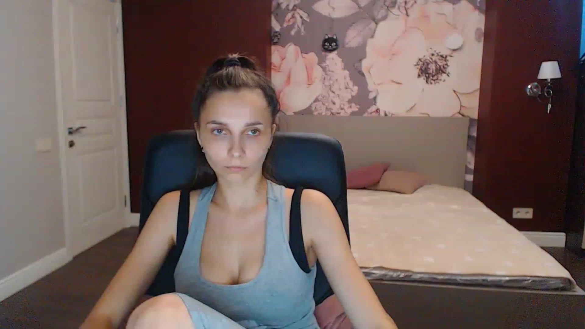Gallery image thumbnail from Karina_Mils's myfreecams stream on, 07/29/2023, 07:26 image 12 of 20