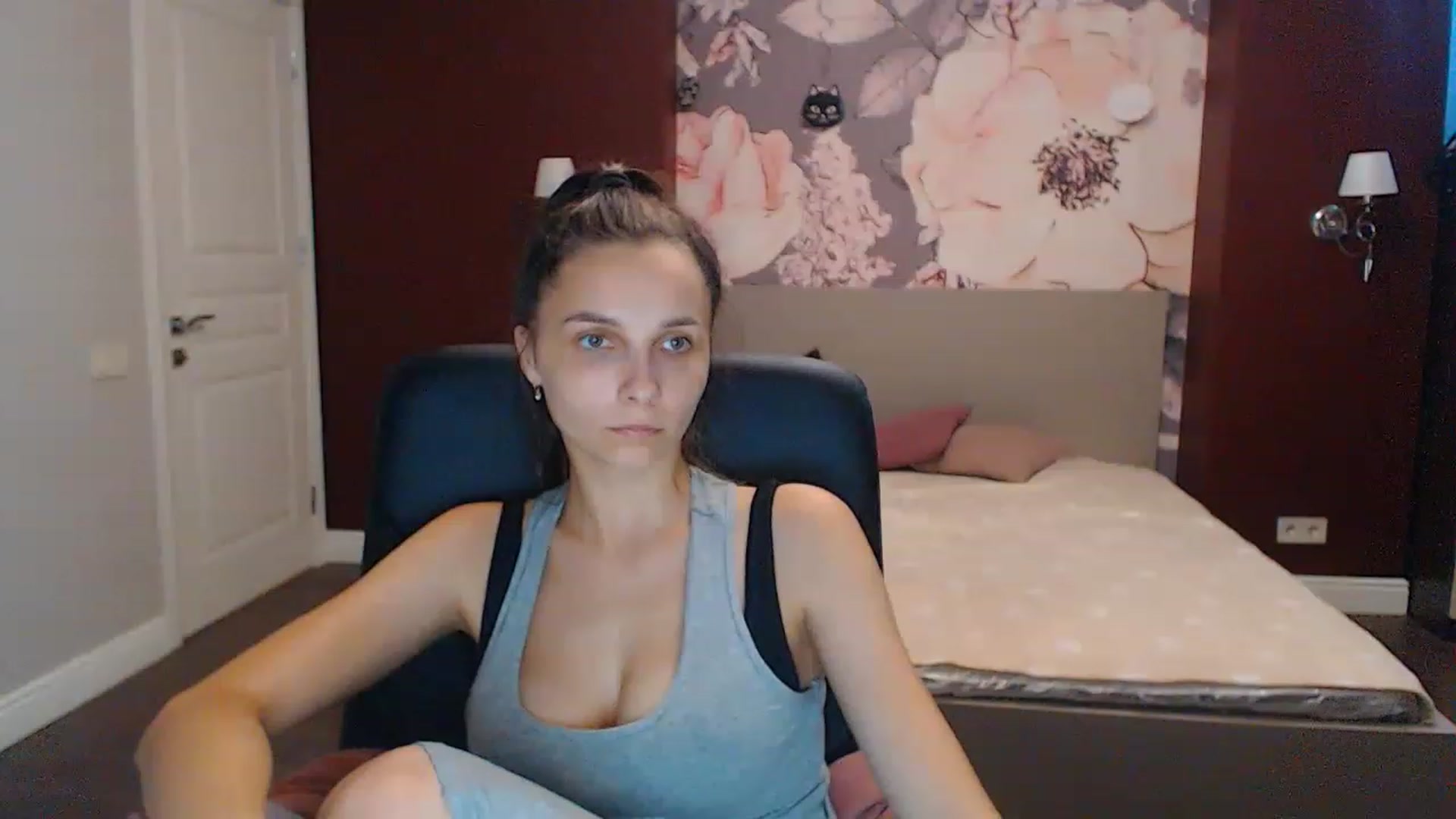 Gallery image thumbnail from Karina_Mils's myfreecams stream on, 07/29/2023, 07:26 image 3 of 20