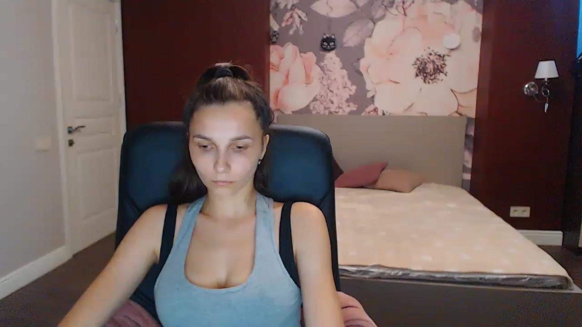 Gallery image thumbnail from Karina_Mils's myfreecams stream on, 07/29/2023, 07:26 image 15 of 20