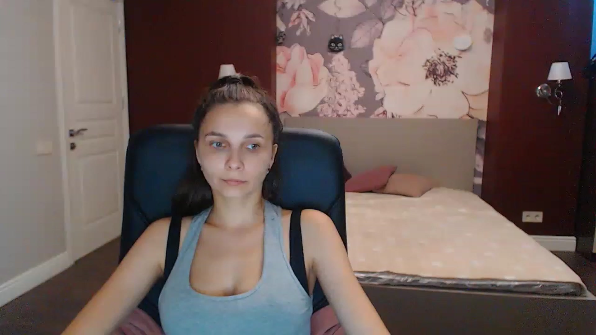 Gallery image thumbnail from Karina_Mils's myfreecams stream on, 07/29/2023, 07:26 image 17 of 20