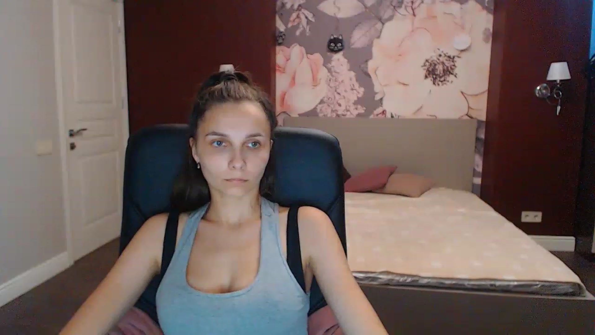 Gallery image thumbnail from Karina_Mils's myfreecams stream on, 07/29/2023, 07:26 image 16 of 20