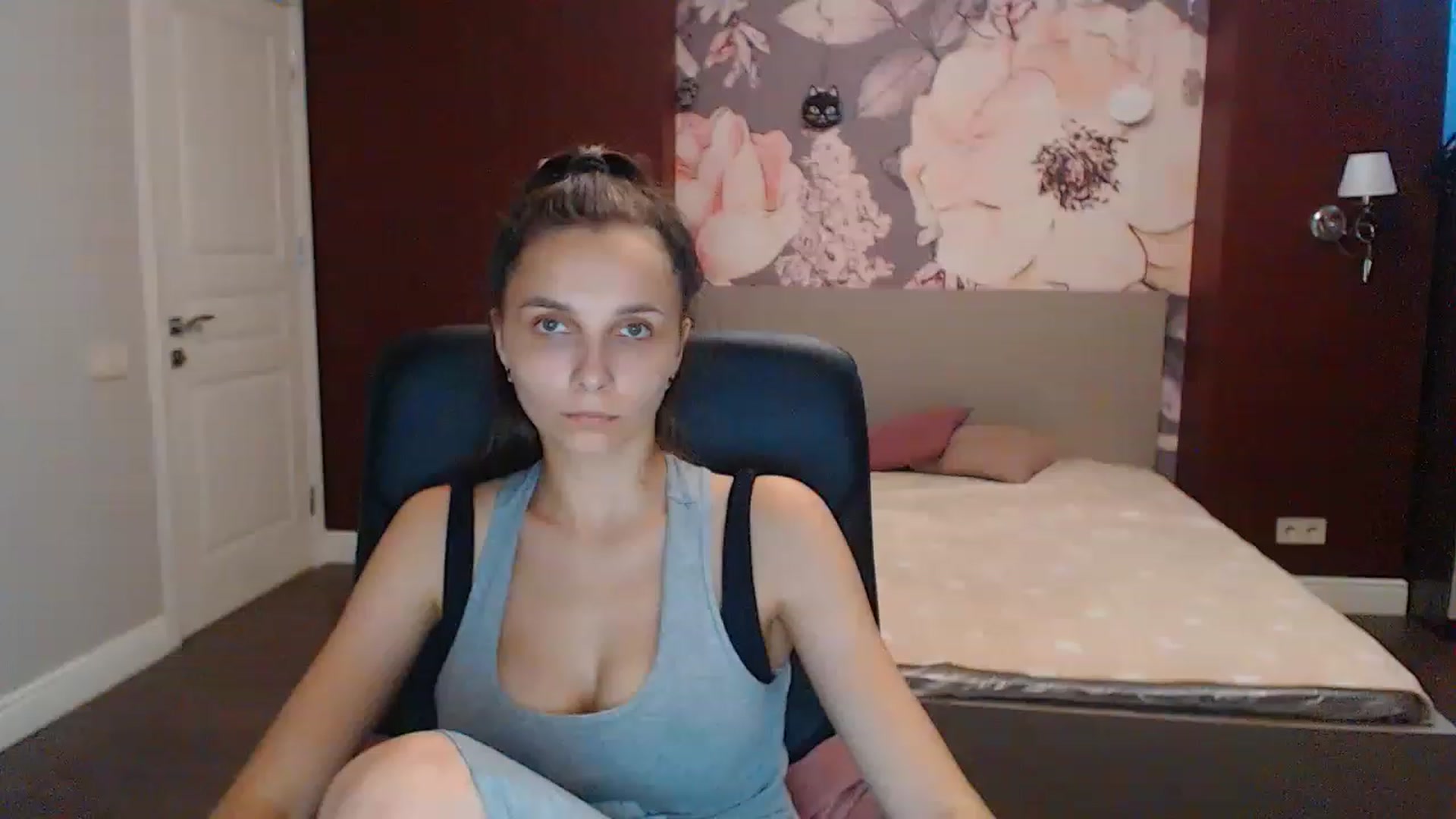 Gallery image thumbnail from Karina_Mils's myfreecams stream on, 07/29/2023, 07:26 image 14 of 20
