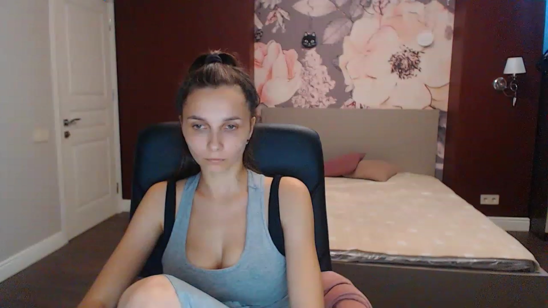 Gallery image thumbnail from Karina_Mils's myfreecams stream on, 07/29/2023, 07:26 image 13 of 20