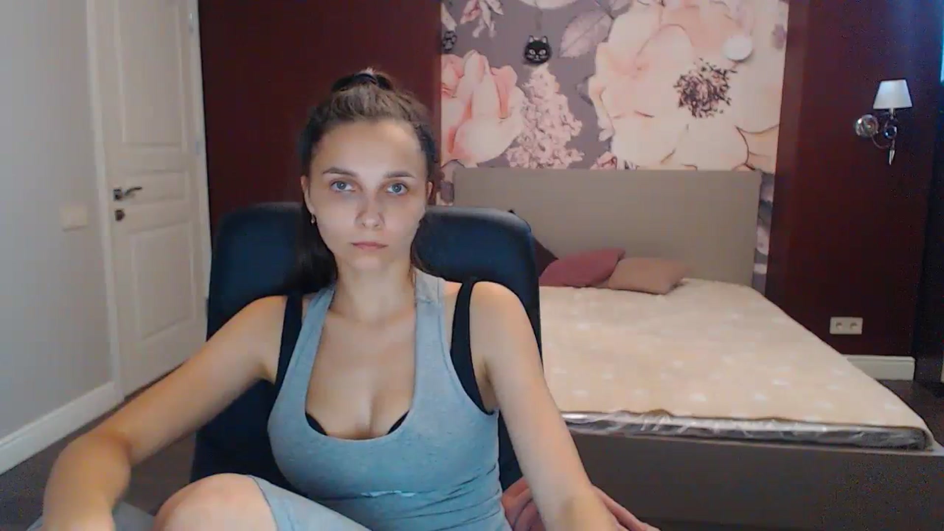 Gallery image thumbnail from Karina_Mils's myfreecams stream on, 07/29/2023, 12:21 image 18 of 20