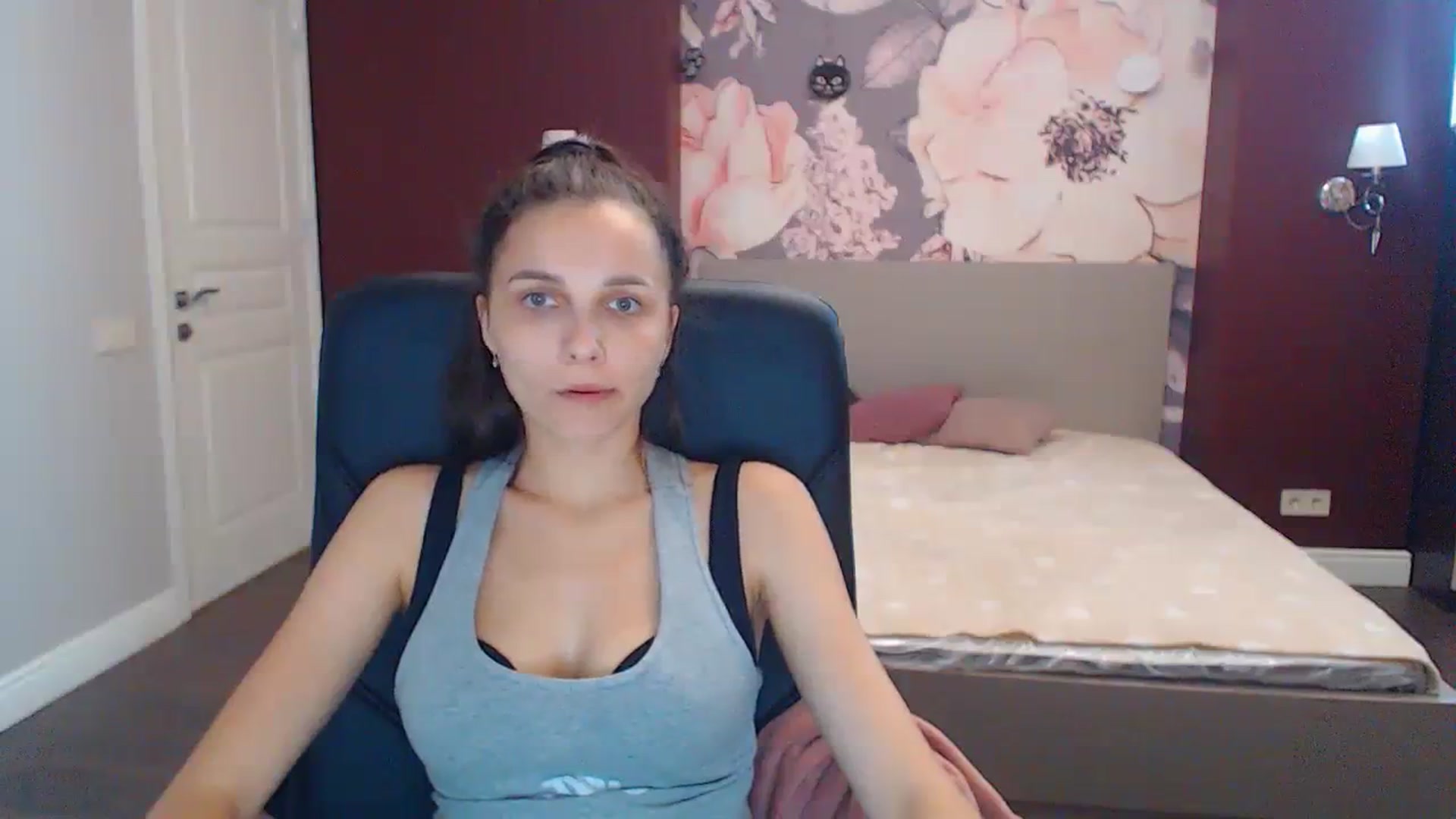 Gallery image thumbnail from Karina_Mils's myfreecams stream on, 07/29/2023, 12:21 image 15 of 20