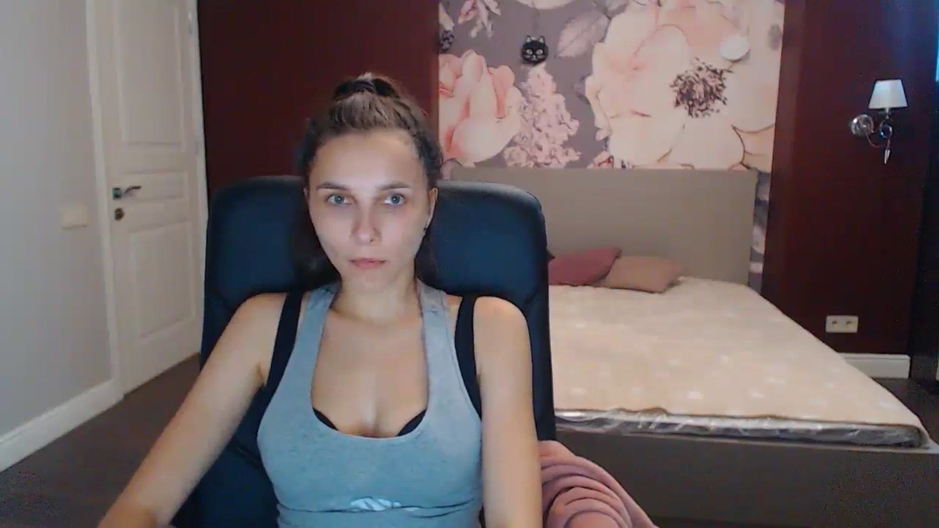 Gallery image thumbnail from Karina_Mils's myfreecams stream on, 07/29/2023, 12:21 image 14 of 20
