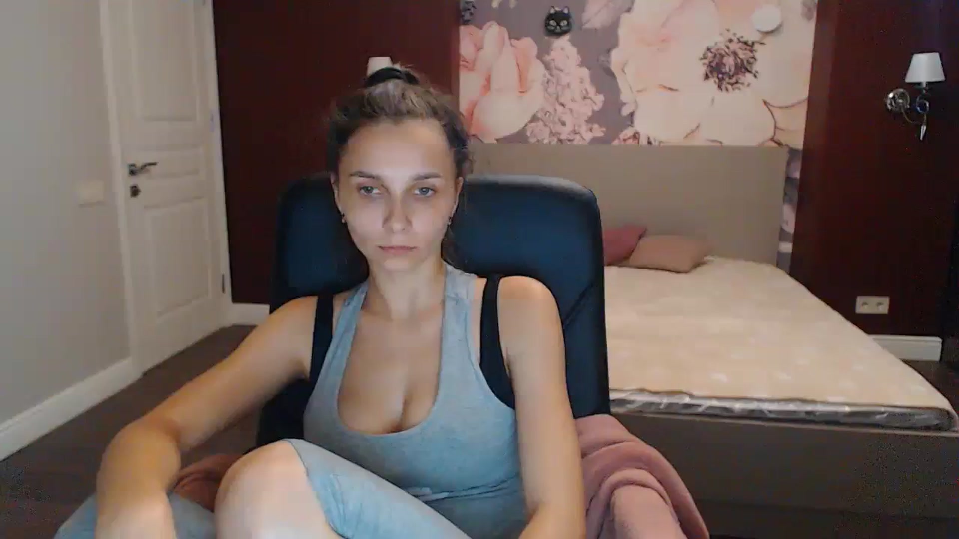 Gallery image thumbnail from Karina_Mils's myfreecams stream on, 07/29/2023, 15:21 image 7 of 20