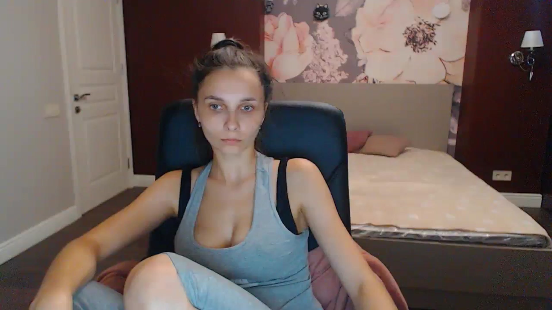 Gallery image thumbnail from Karina_Mils's myfreecams stream on, 07/29/2023, 15:21 image 9 of 20
