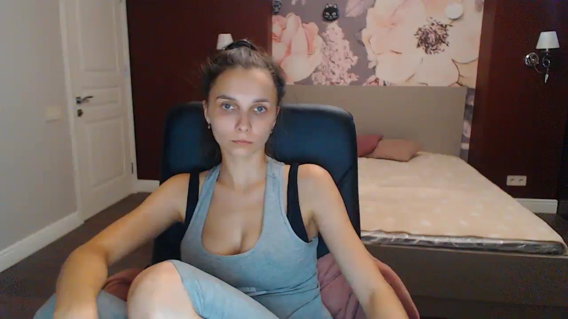 Gallery image thumbnail from Karina_Mils's myfreecams stream on, 07/29/2023, 15:21 image 4 of 20