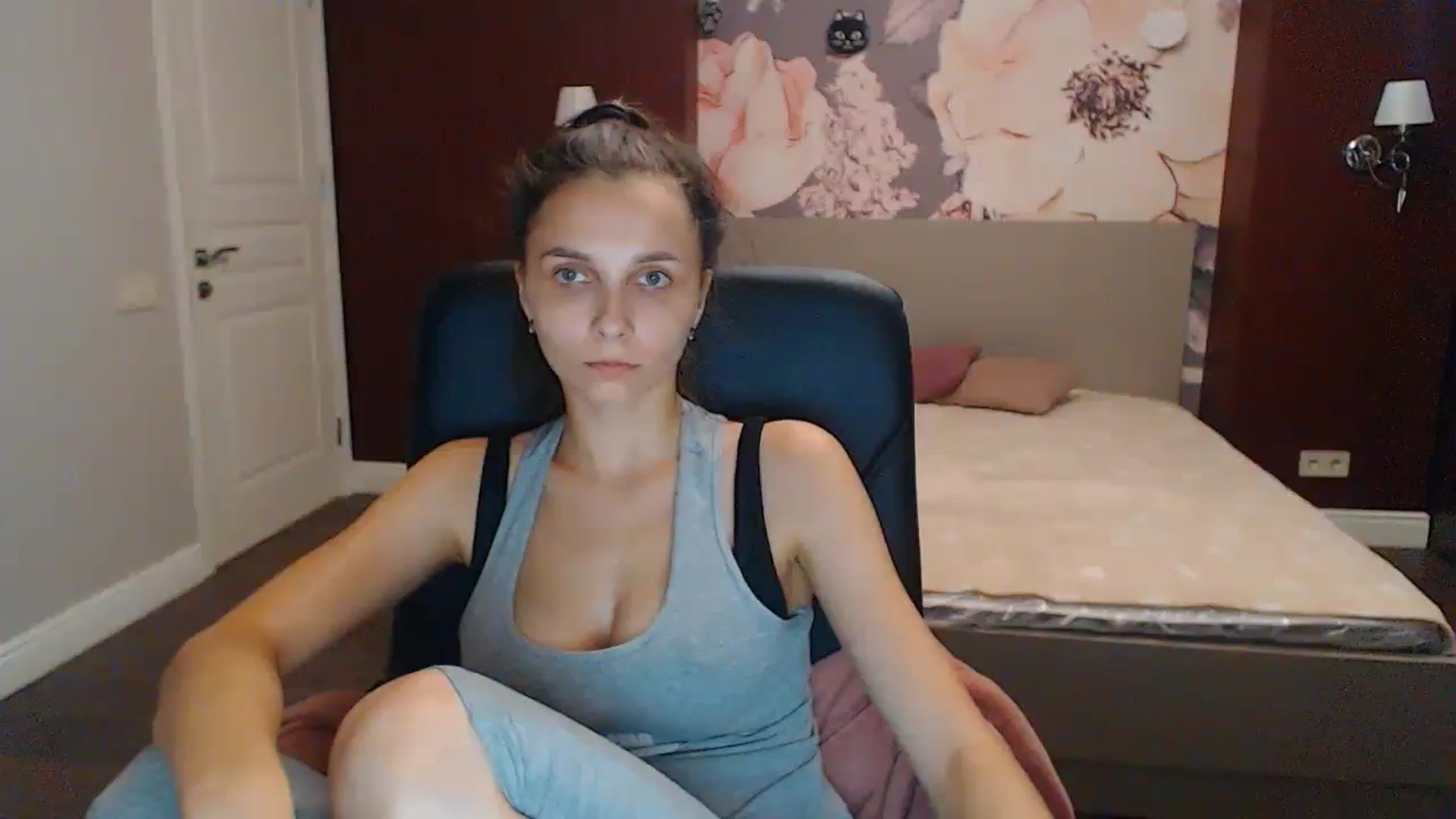 Gallery image thumbnail from Karina_Mils's myfreecams stream on, 07/29/2023, 15:21 image 2 of 20