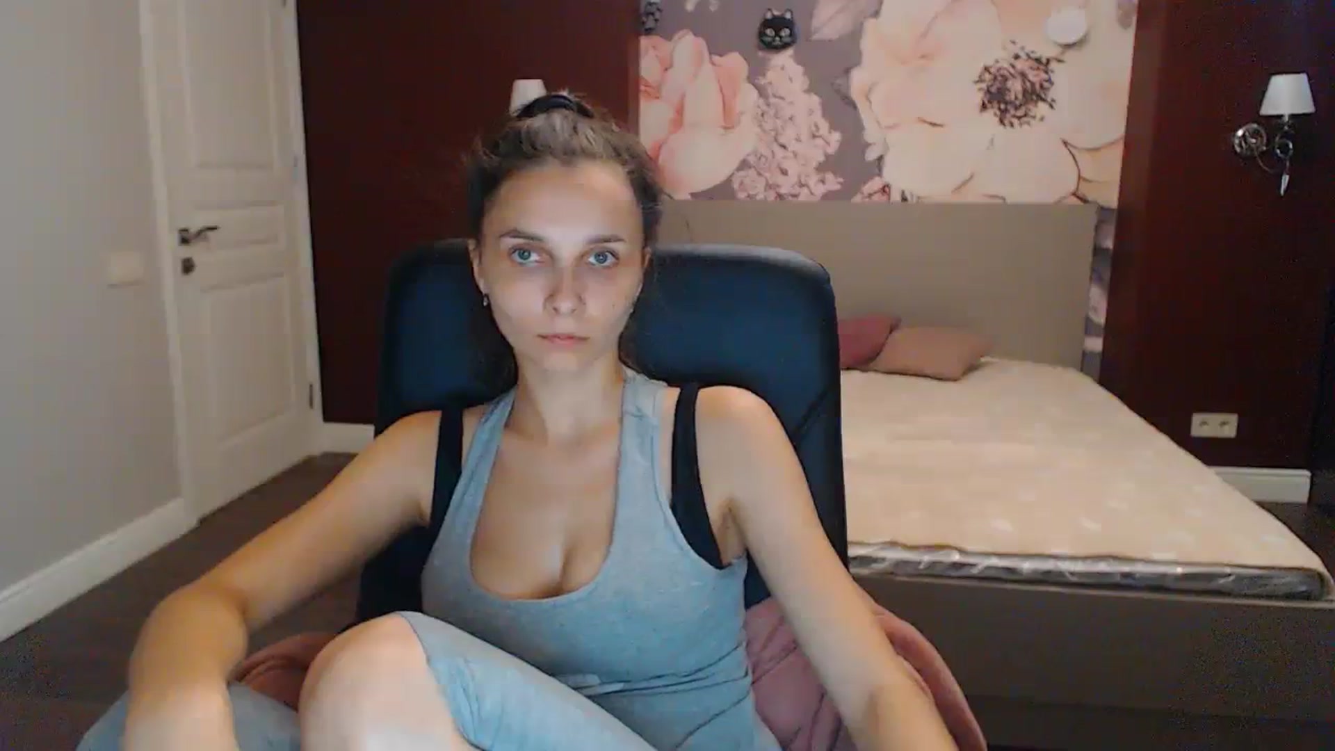 Gallery image thumbnail from Karina_Mils's myfreecams stream on, 07/29/2023, 15:21 image 5 of 20