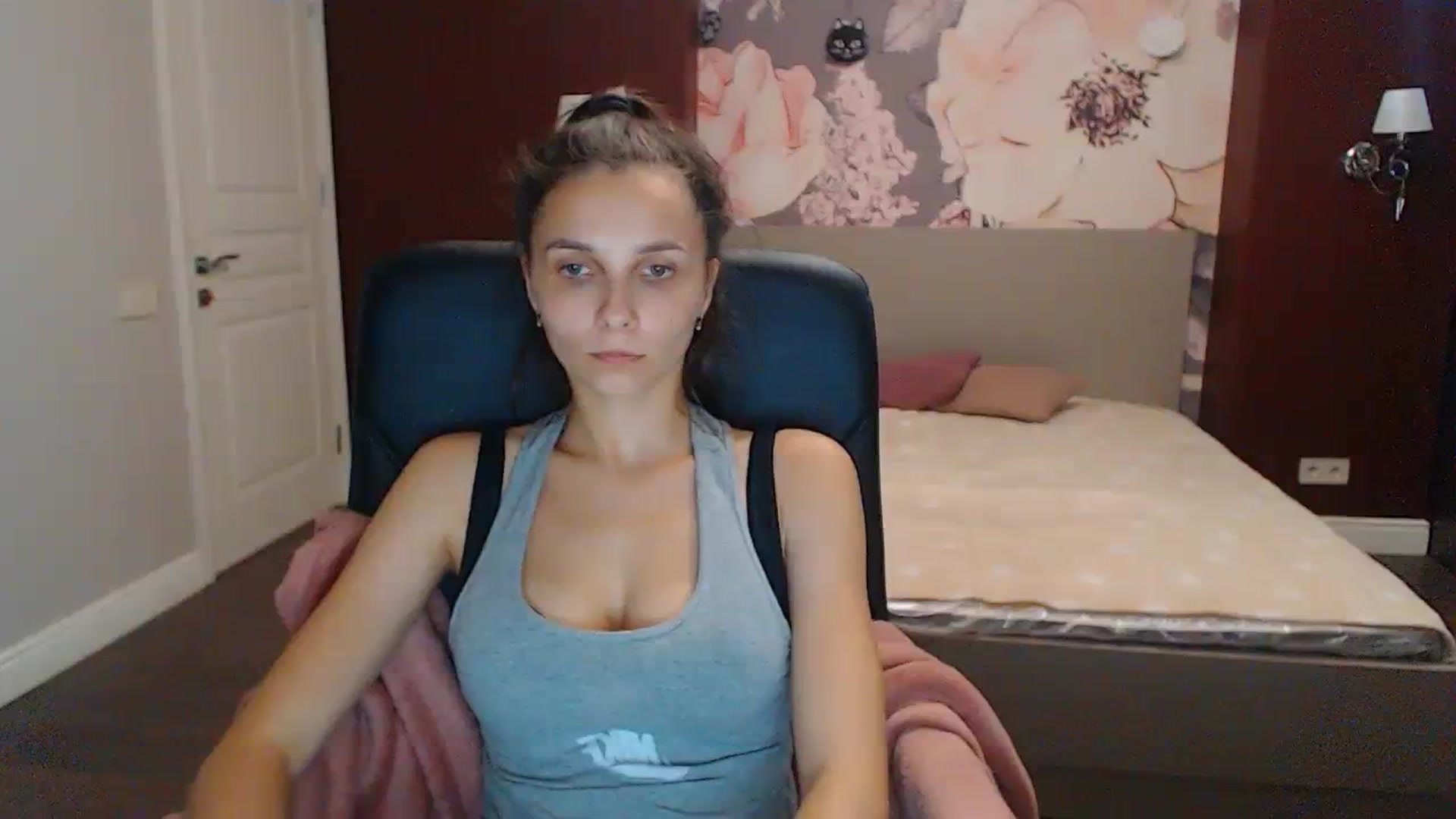 Gallery image thumbnail from Karina_Mils's myfreecams stream on, 07/29/2023, 15:21 image 14 of 20