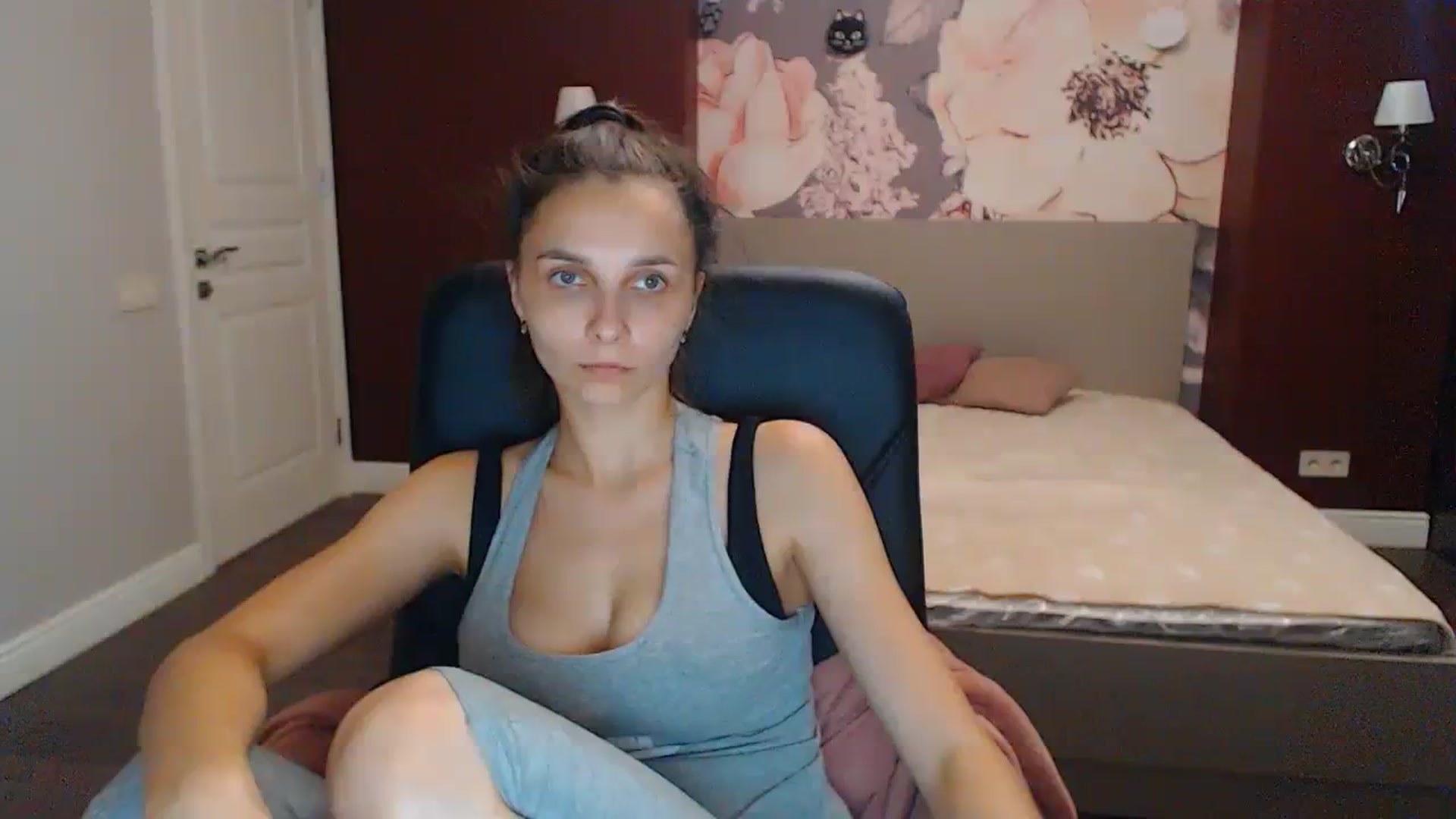 Gallery image thumbnail from Karina_Mils's myfreecams stream on, 07/29/2023, 15:21 image 10 of 20