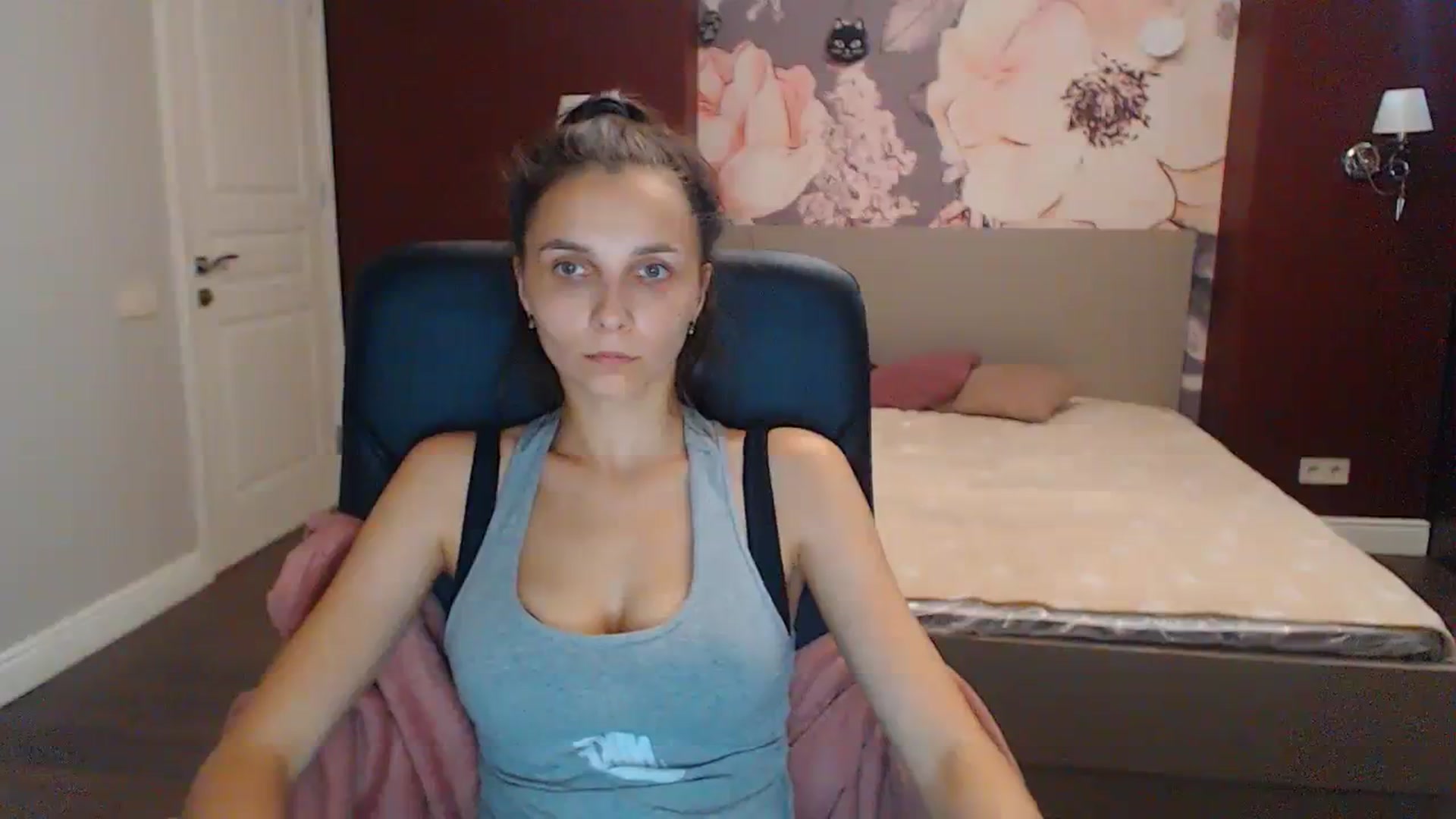 Gallery image thumbnail from Karina_Mils's myfreecams stream on, 07/29/2023, 15:21 image 17 of 20
