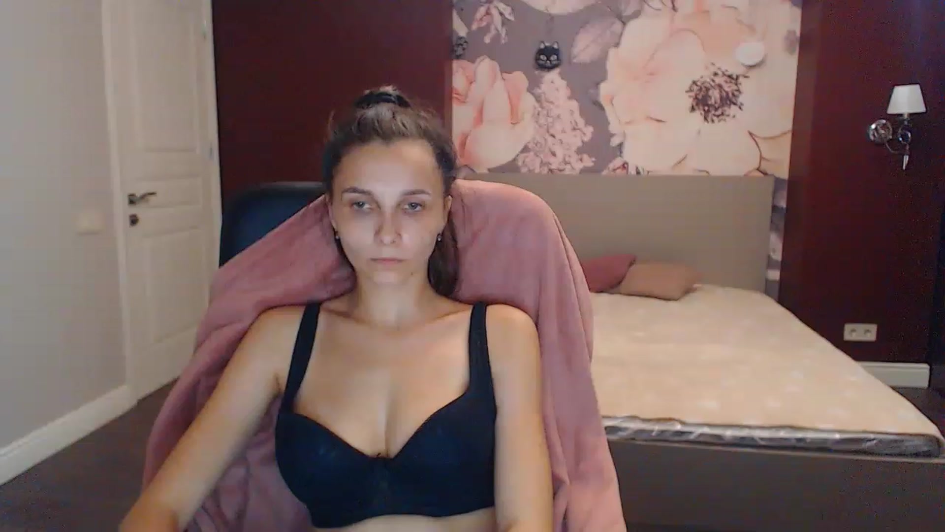 Gallery image thumbnail from Karina_Mils's myfreecams stream on, 07/29/2023, 16:13 image 18 of 20