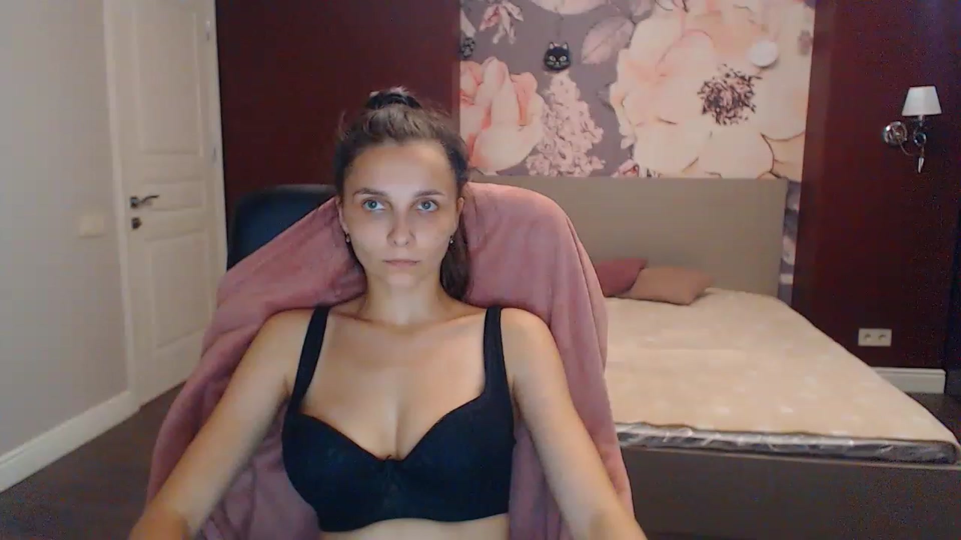 Gallery image thumbnail from Karina_Mils's myfreecams stream on, 07/29/2023, 16:13 image 15 of 20