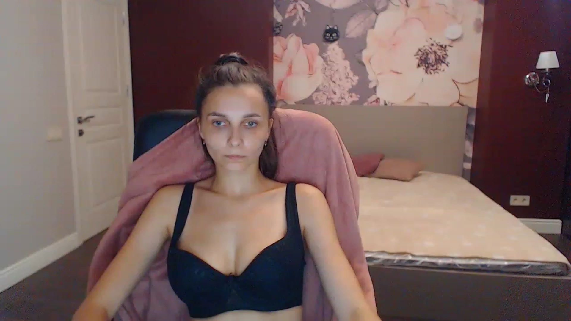 Gallery image thumbnail from Karina_Mils's myfreecams stream on, 07/29/2023, 16:13 image 19 of 20
