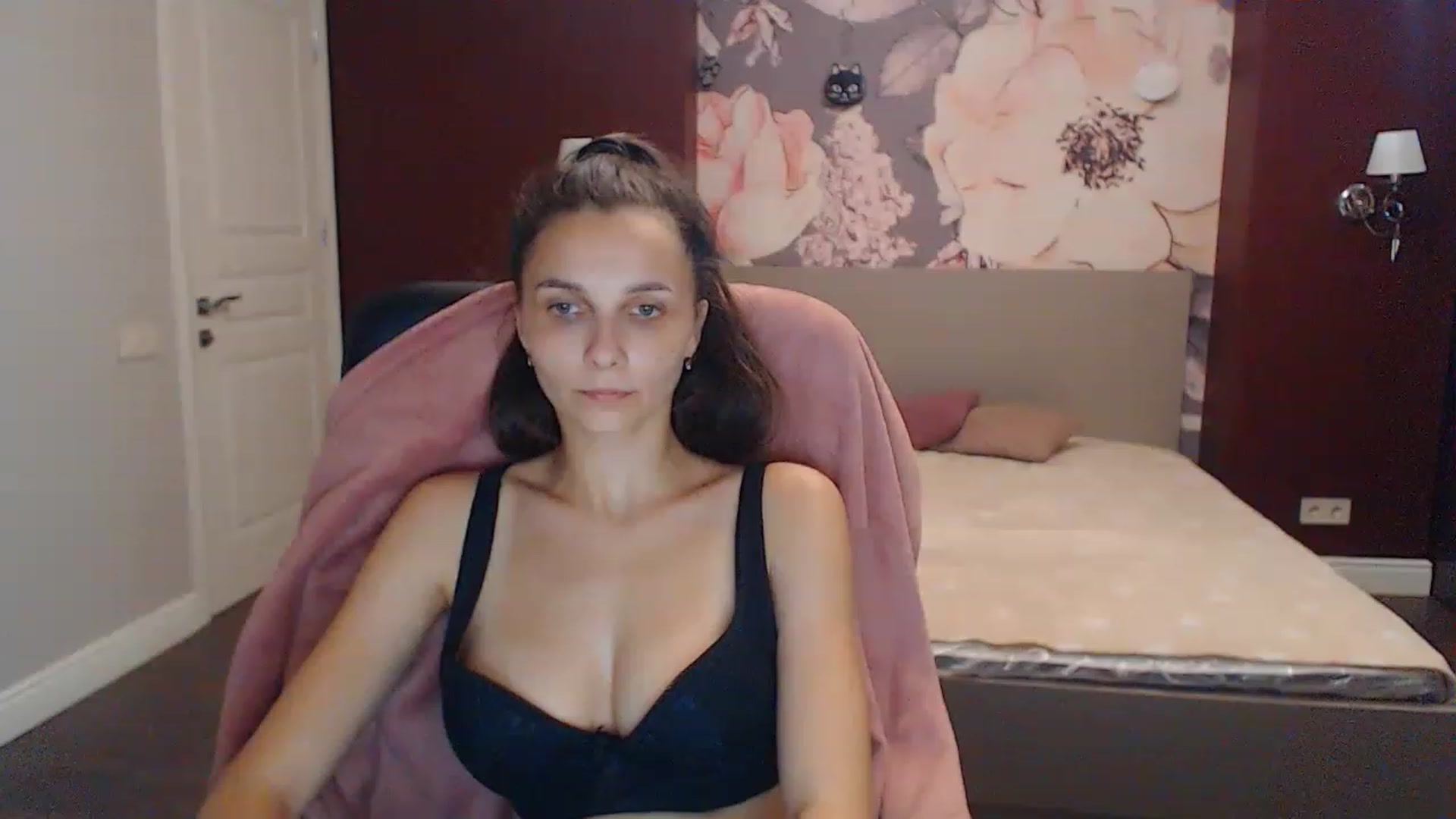 Gallery image thumbnail from Karina_Mils's myfreecams stream on, 07/29/2023, 16:13 image 11 of 20