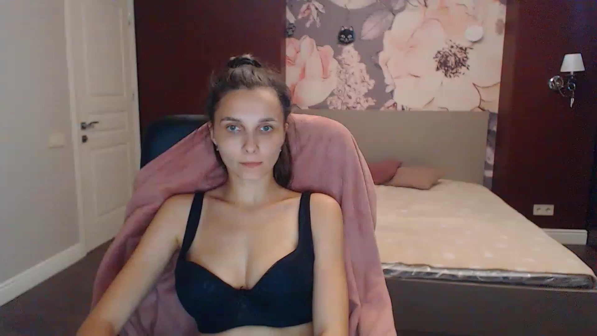 Gallery image thumbnail from Karina_Mils's myfreecams stream on, 07/29/2023, 16:13 image 16 of 20