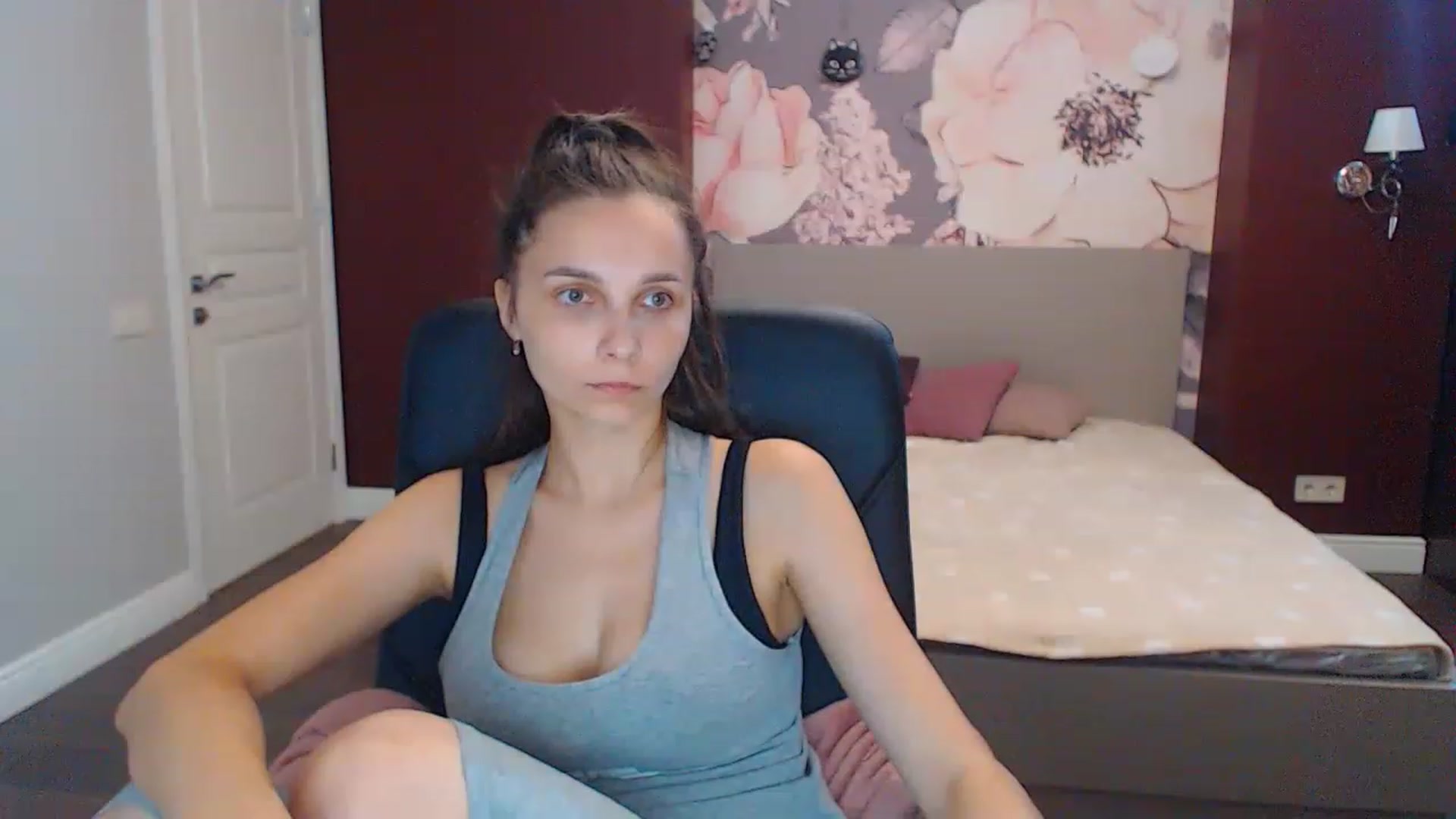 Gallery image thumbnail from Karina_Mils's myfreecams stream on, 07/30/2023, 11:10 image 13 of 20