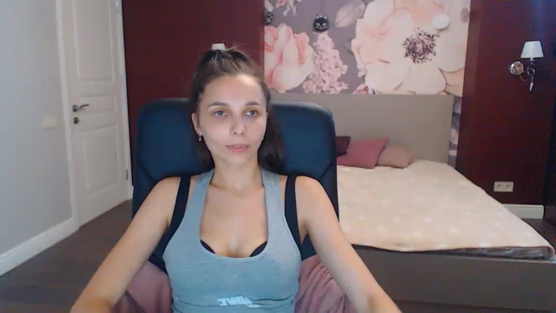 Gallery image thumbnail from Karina_Mils's myfreecams stream on, 07/30/2023, 11:10 image 17 of 20