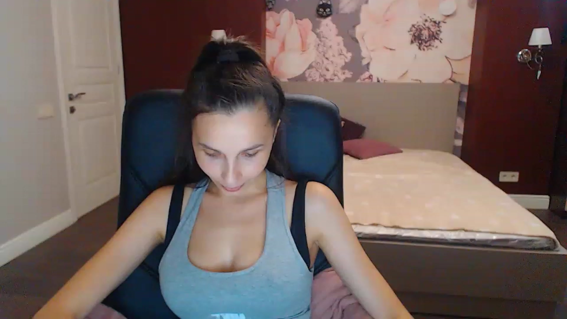 Gallery image thumbnail from Karina_Mils's myfreecams stream on, 07/30/2023, 15:58 image 15 of 20