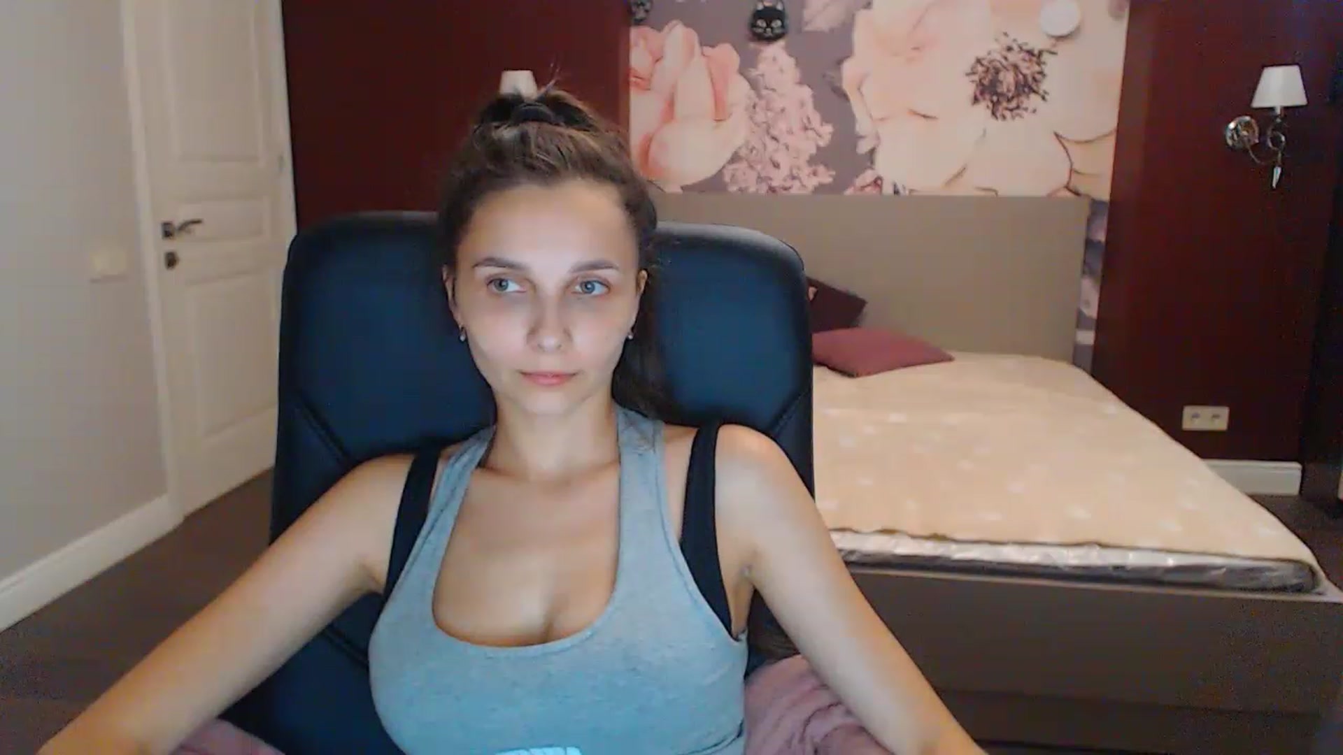 Gallery image thumbnail from Karina_Mils's myfreecams stream on, 07/30/2023, 15:58 image 19 of 20
