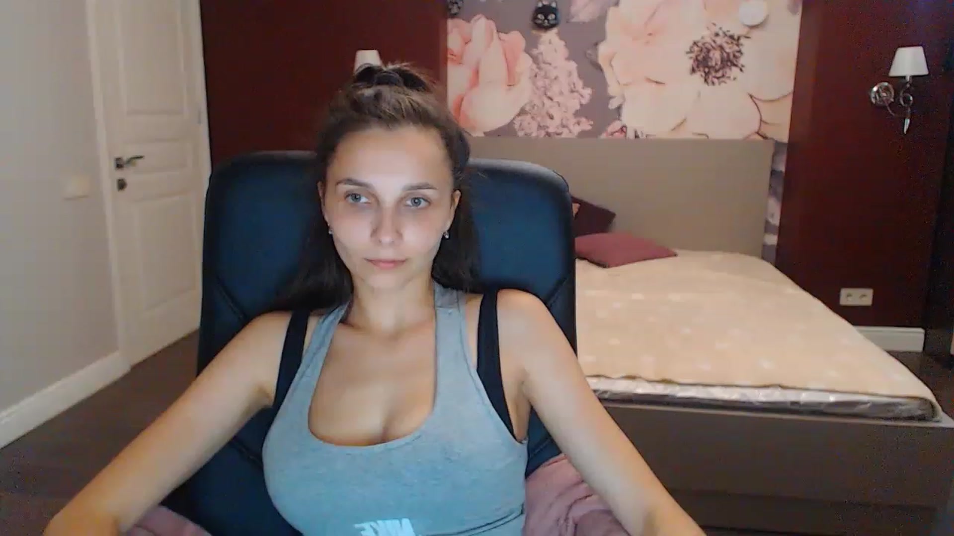 Gallery image thumbnail from Karina_Mils's myfreecams stream on, 07/30/2023, 15:58 image 17 of 20