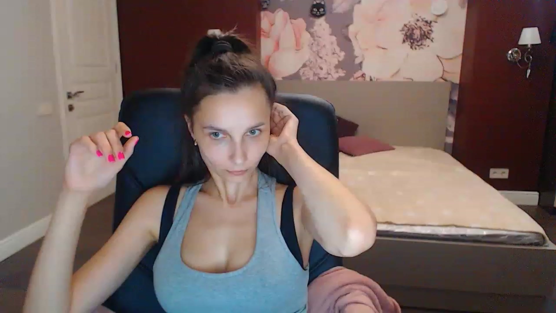 Gallery image thumbnail from Karina_Mils's myfreecams stream on, 07/30/2023, 15:58 image 16 of 20