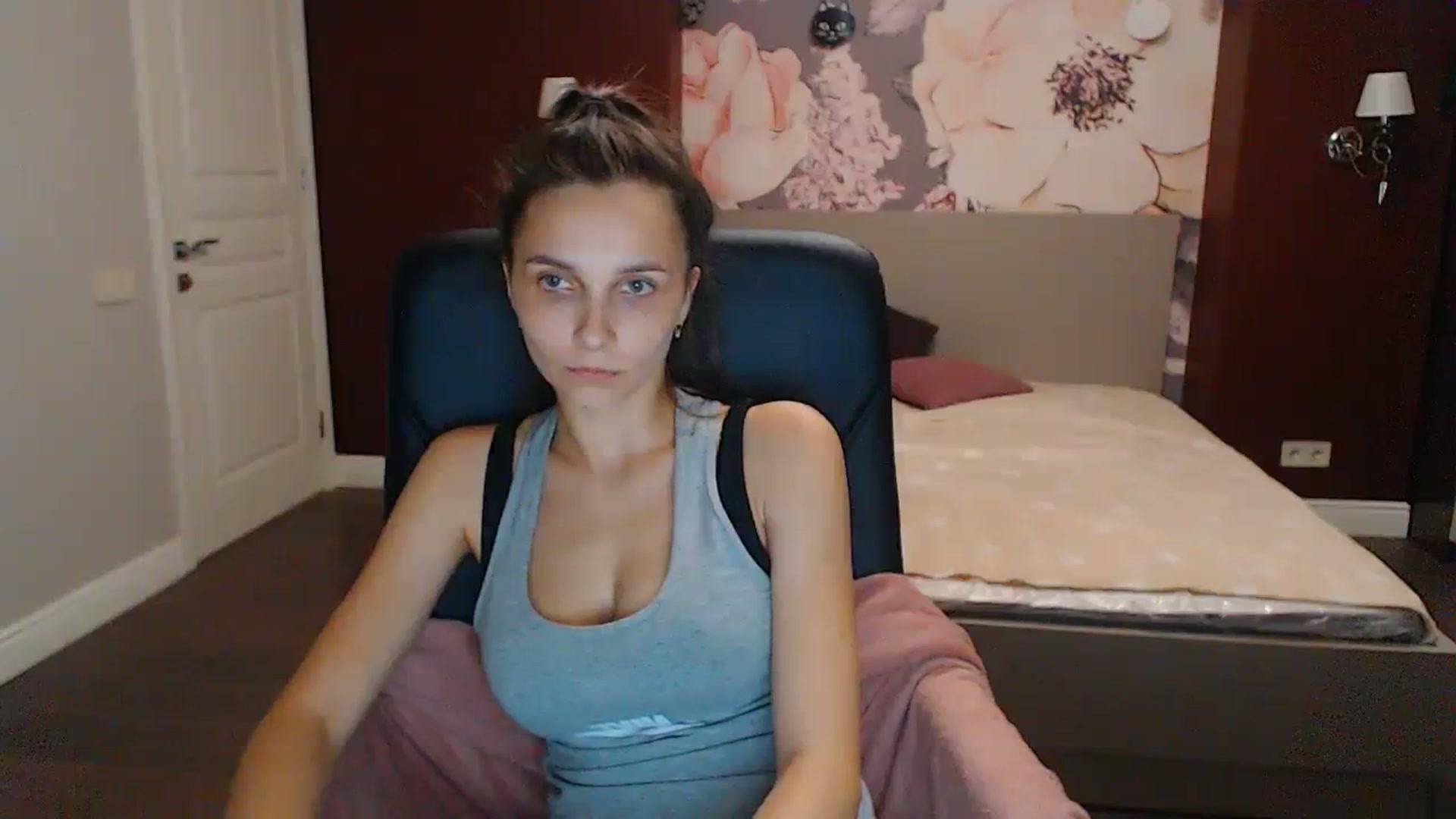 Gallery image thumbnail from Karina_Mils's myfreecams stream on, 07/30/2023, 16:59 image 15 of 20