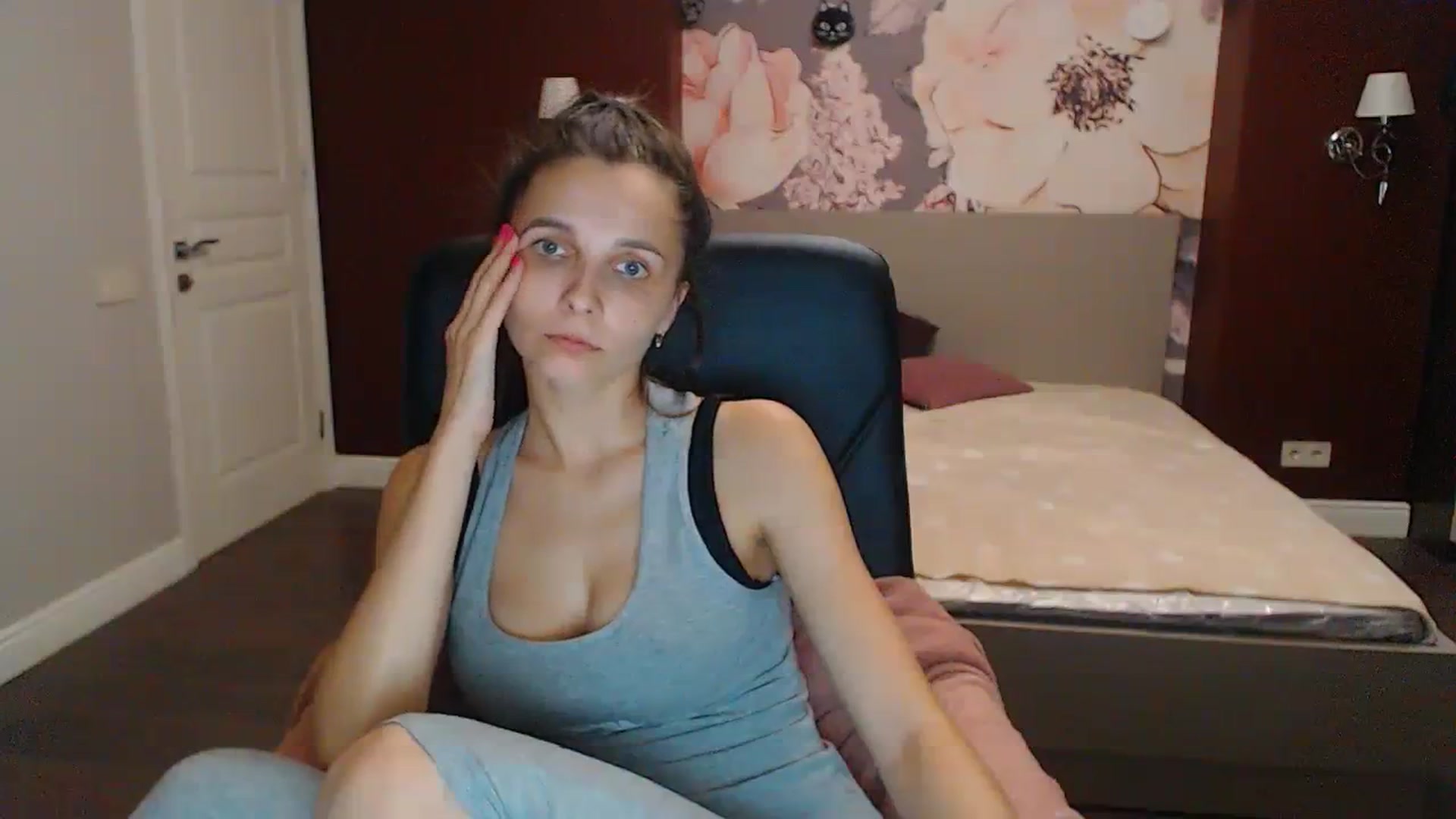 Gallery image thumbnail from Karina_Mils's myfreecams stream on, 07/30/2023, 16:59 image 13 of 20