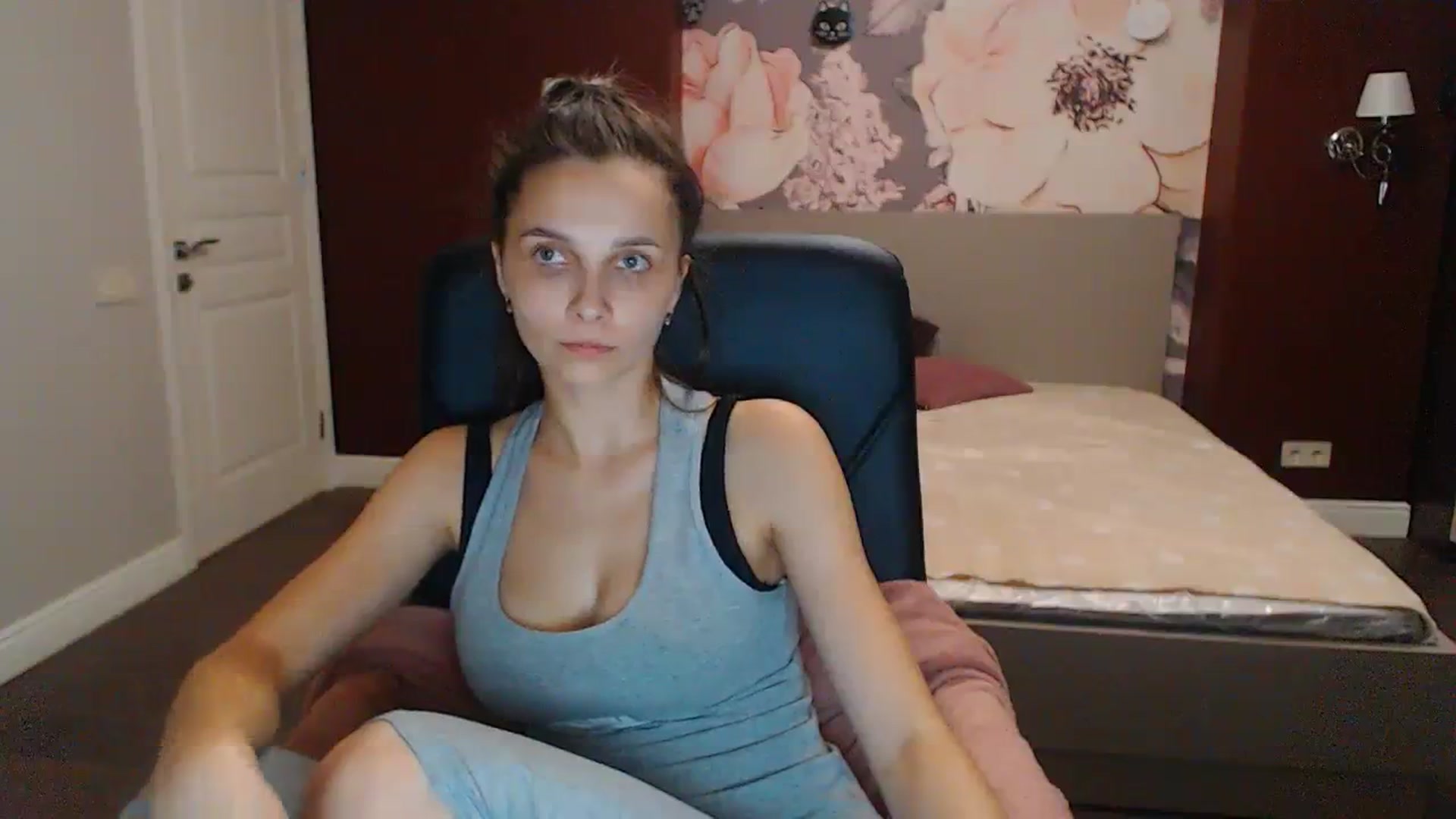 Gallery image thumbnail from Karina_Mils's myfreecams stream on, 07/30/2023, 16:59 image 11 of 20