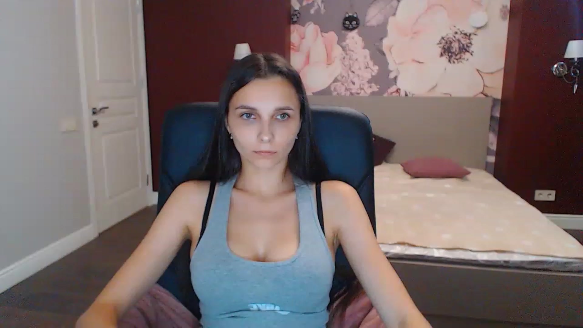 Gallery image thumbnail from Karina_Mils's myfreecams stream on, 07/31/2023, 10:07 image 14 of 20