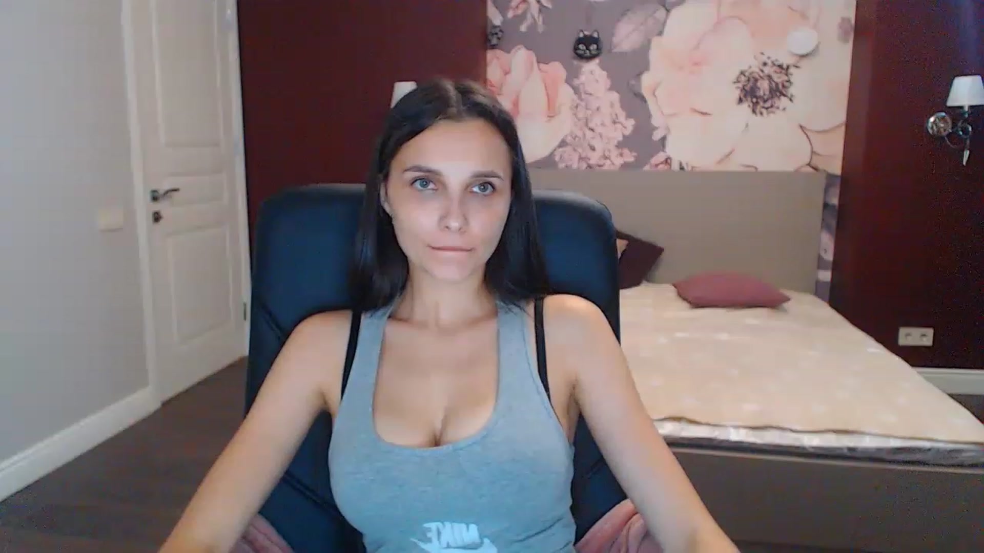 Gallery image thumbnail from Karina_Mils's myfreecams stream on, 07/31/2023, 10:07 image 19 of 20