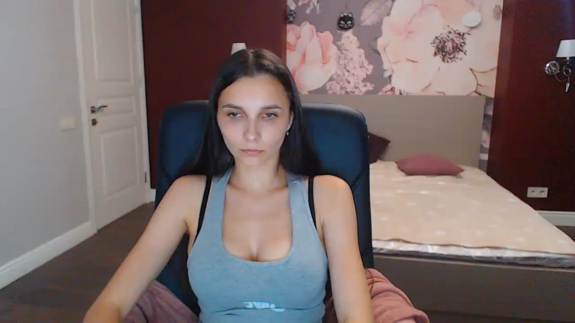 Gallery image thumbnail from Karina_Mils's myfreecams stream on, 07/31/2023, 10:07 image 12 of 20